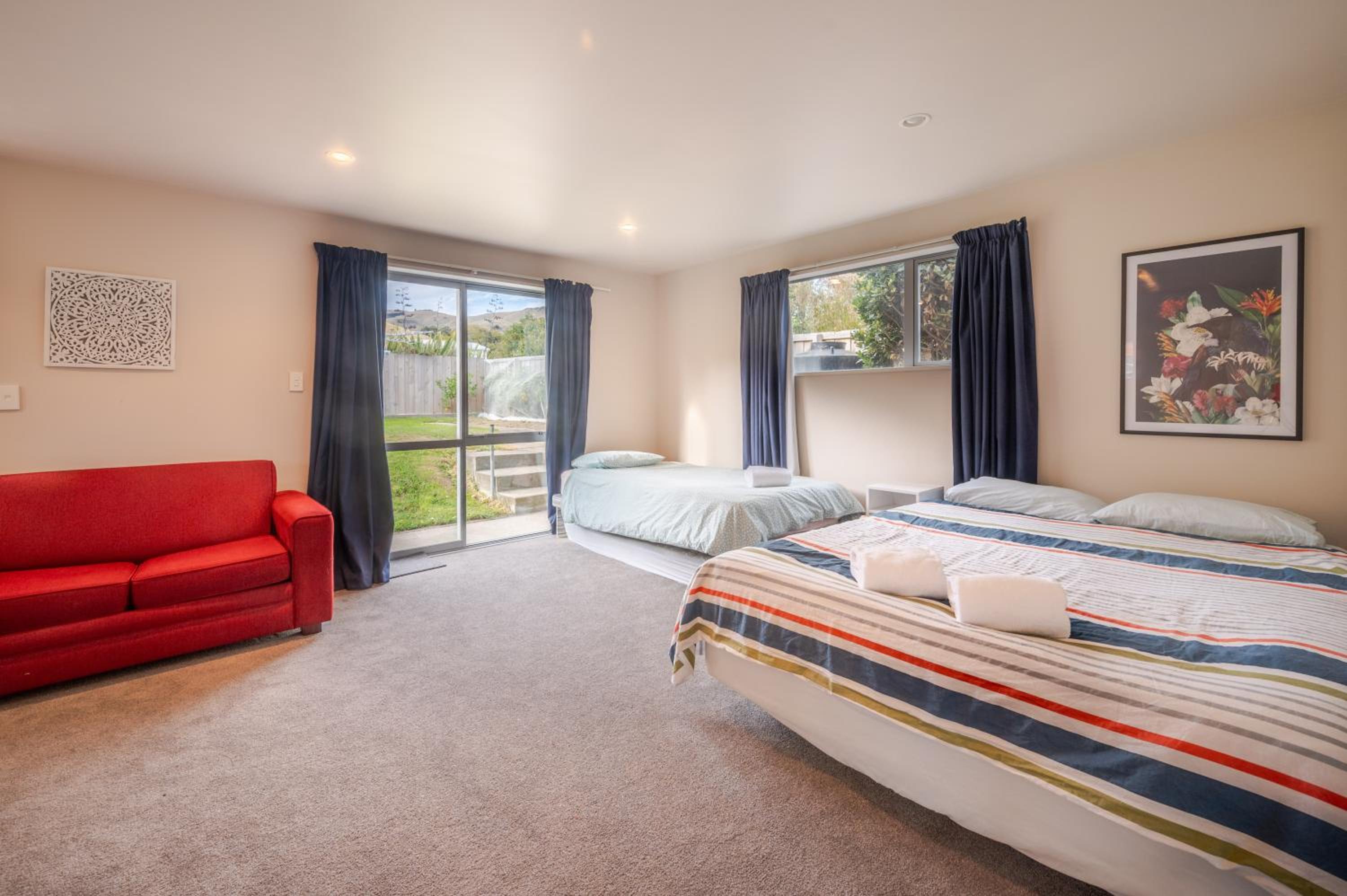 Tui's Retreat - Duvauchelle Holiday Home view 5