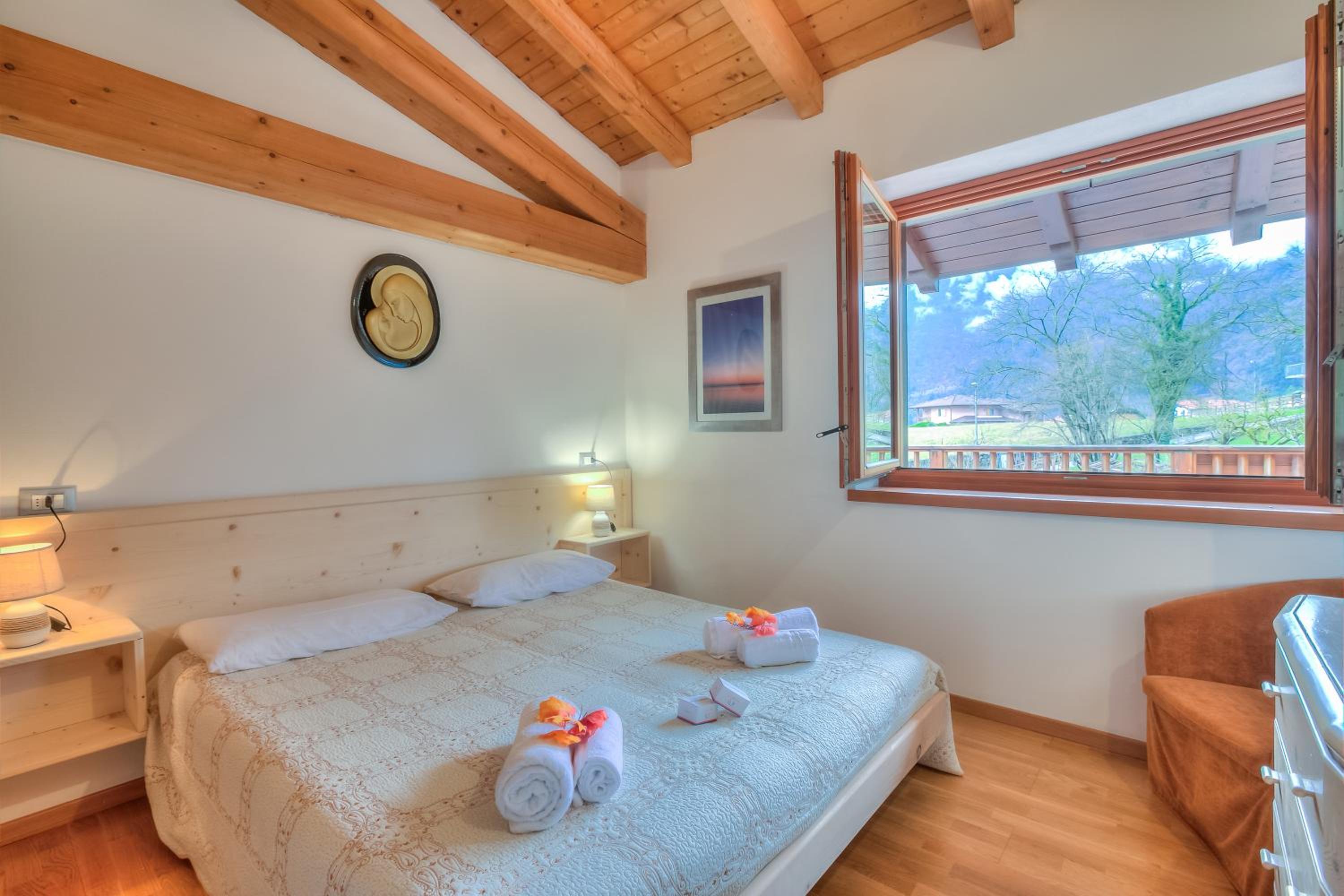 Casa Tra Borgo e Lago - Happy Rentals view 5