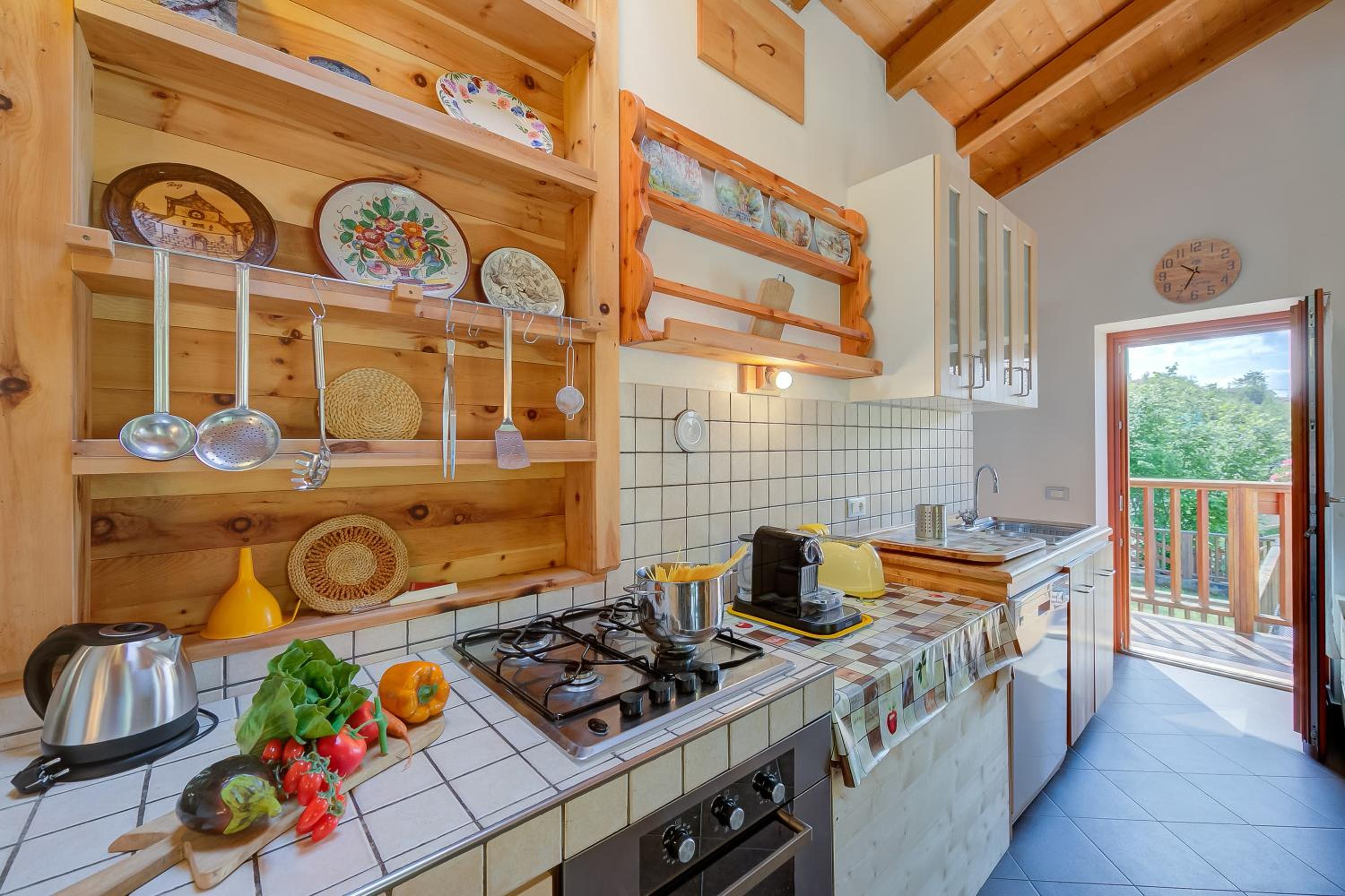 Casa Tra Borgo e Lago - Happy Rentals view 4