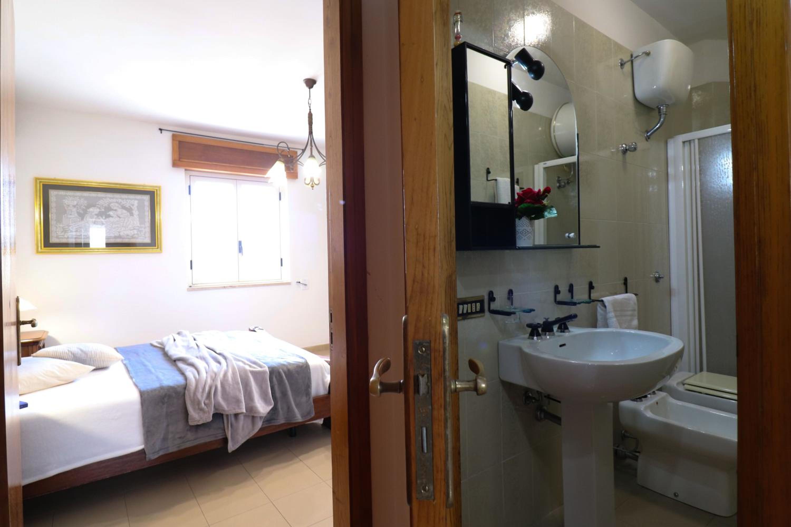 Calipsos home in Otranto en Otranto — bathroom