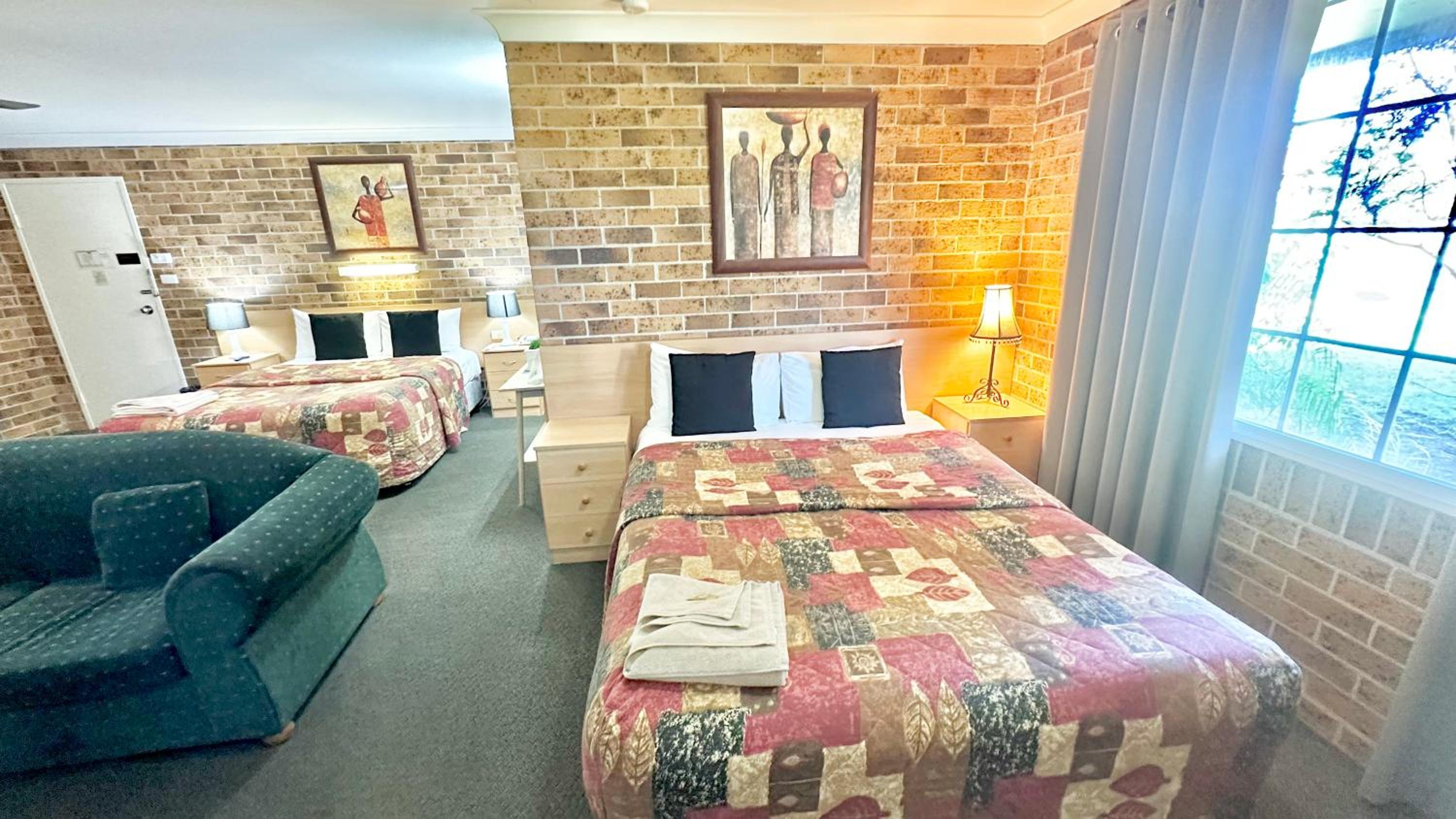Golden Grain Motor Inn