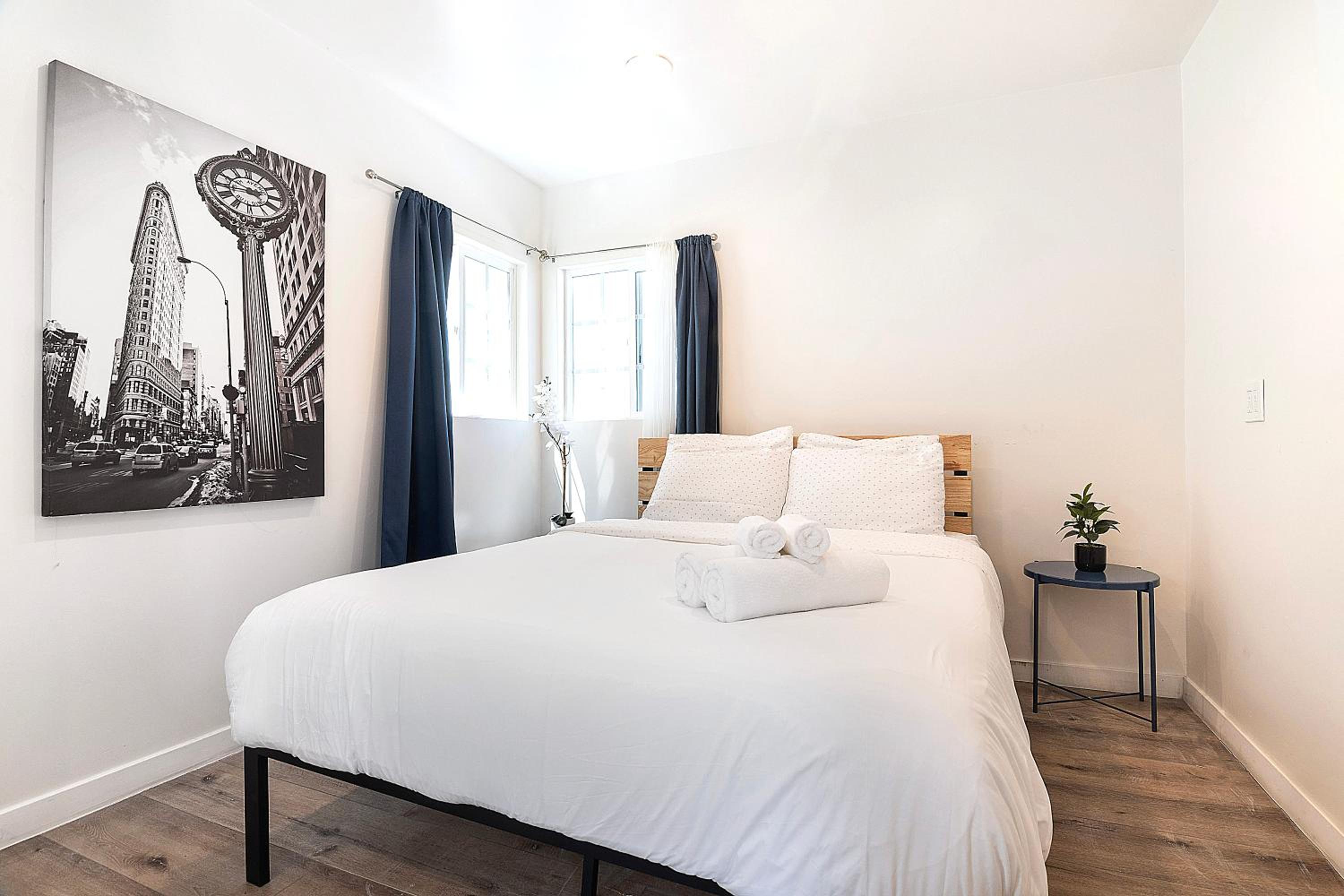 Modern Studio for 2 - Prime Location Beverly Hills Adj