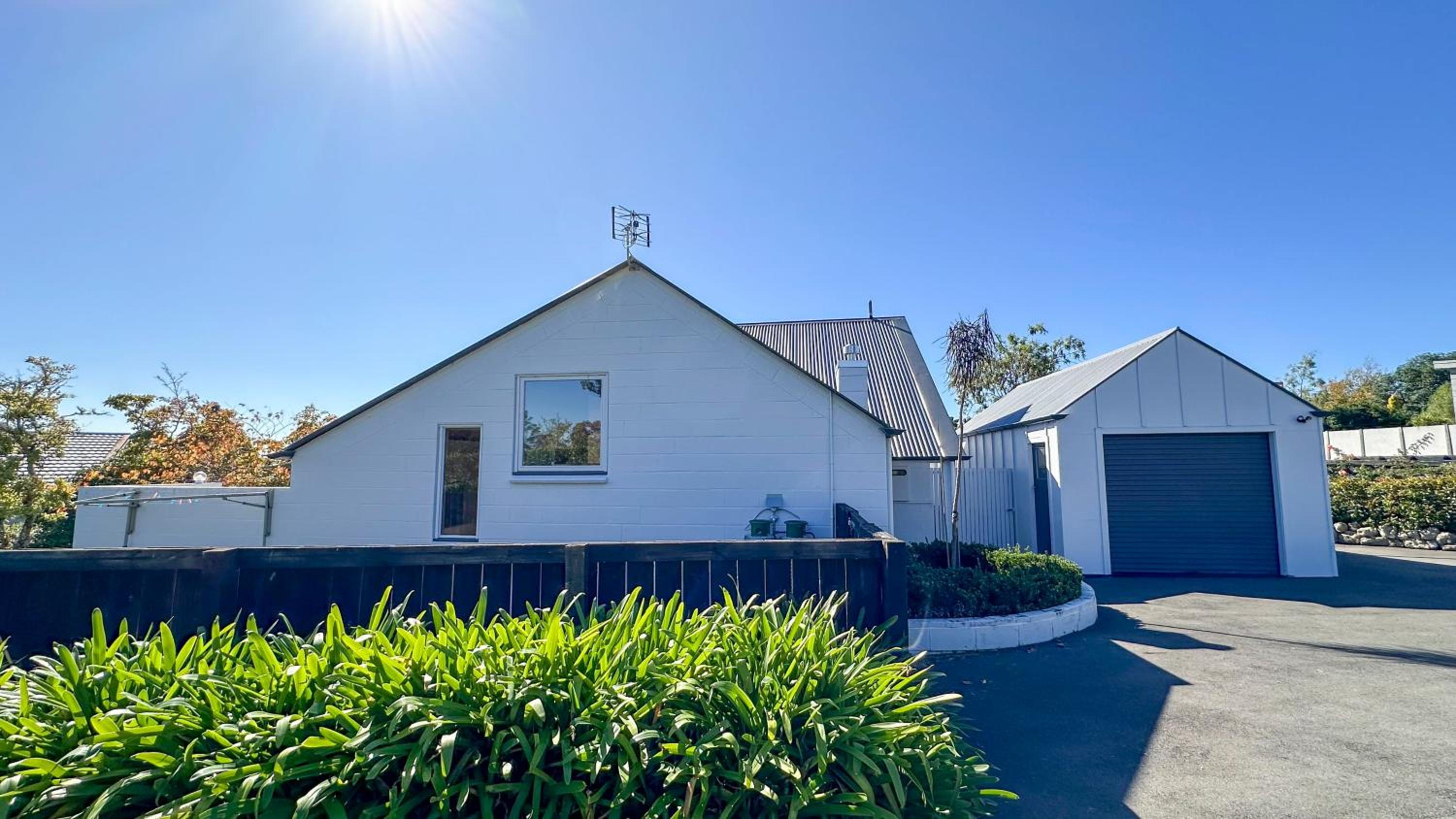 Sunset Sanctuary - Havelock North Holiday Home view 5
