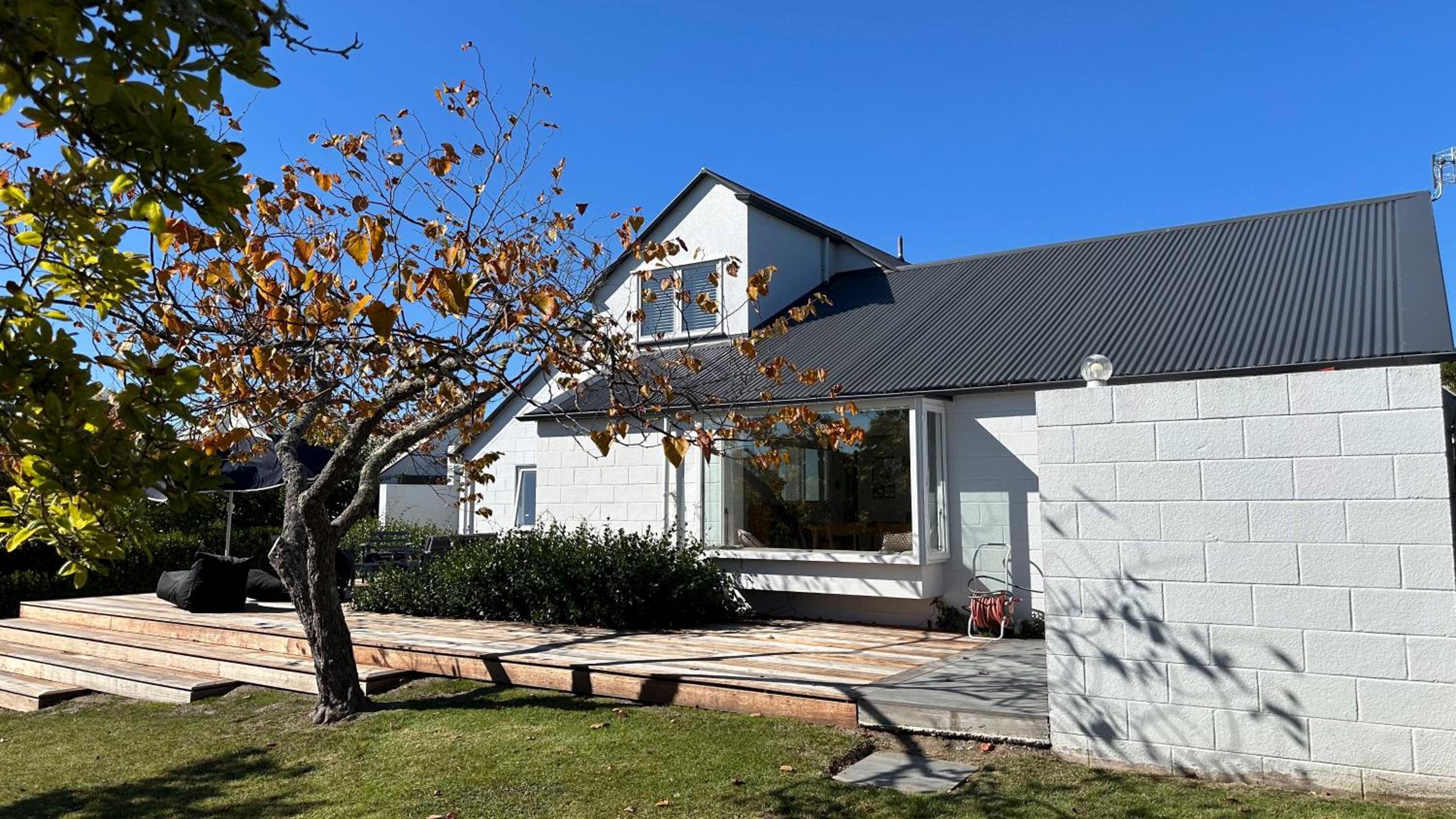Sunset Sanctuary - Havelock North Holiday Home view 4