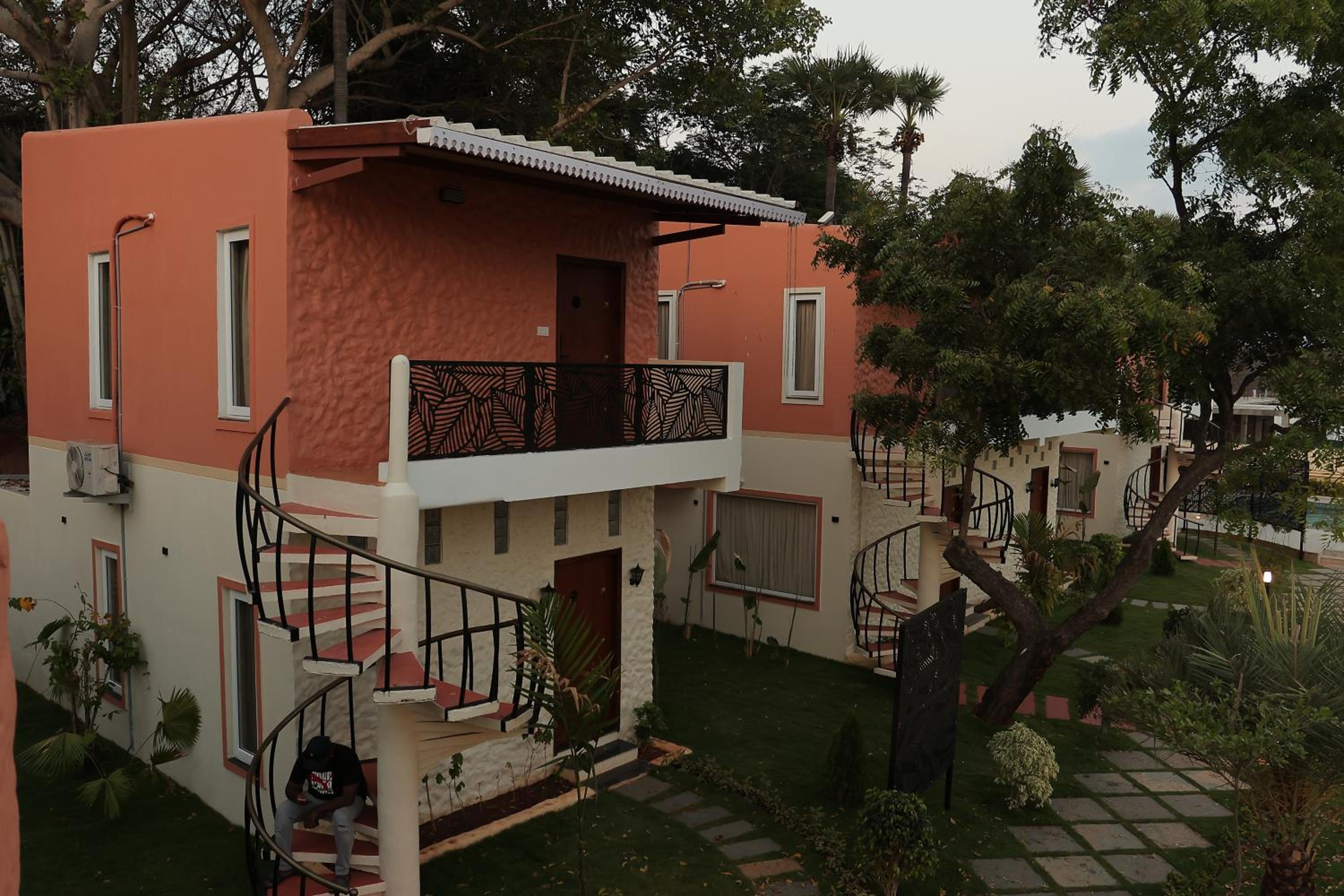 PALM PARADISE Beach Resort