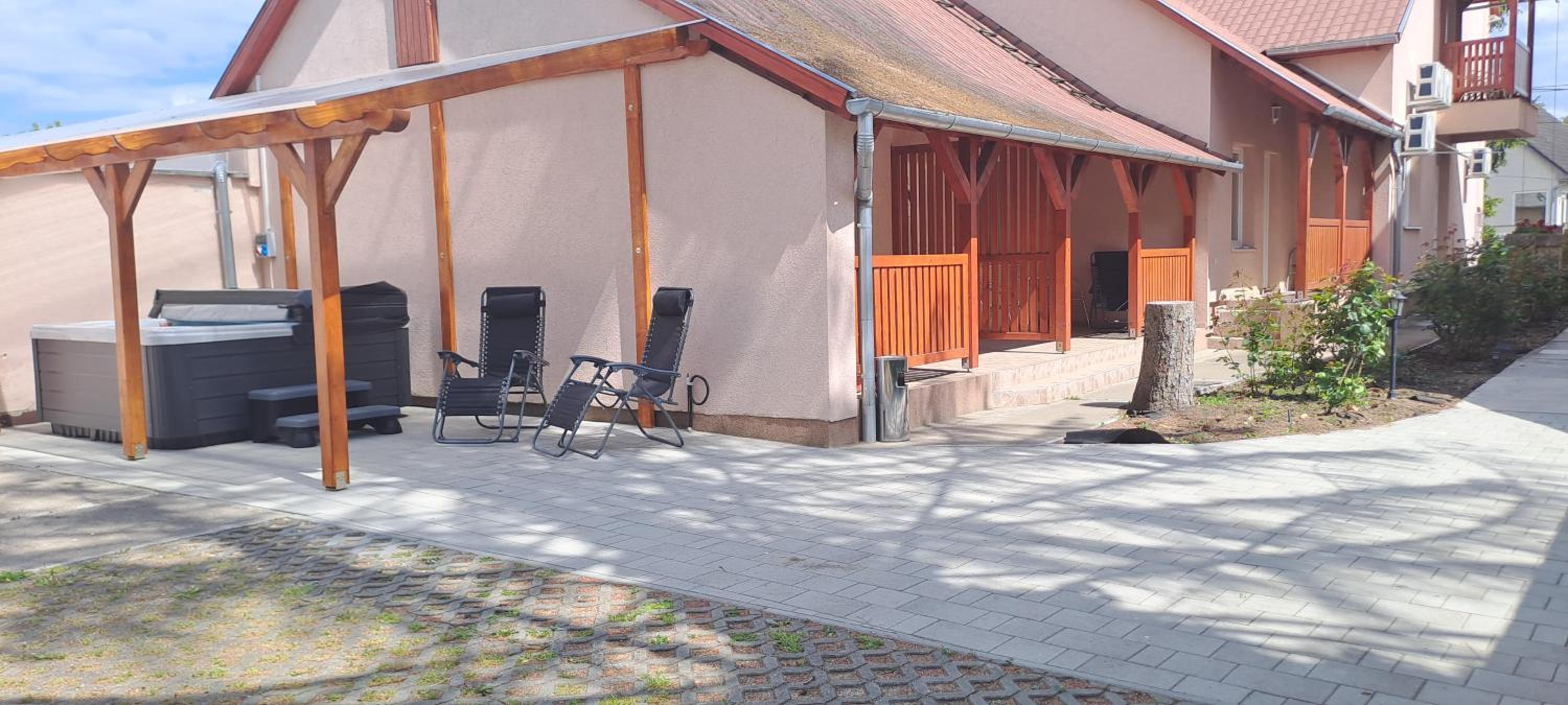 Andi Apartmanház