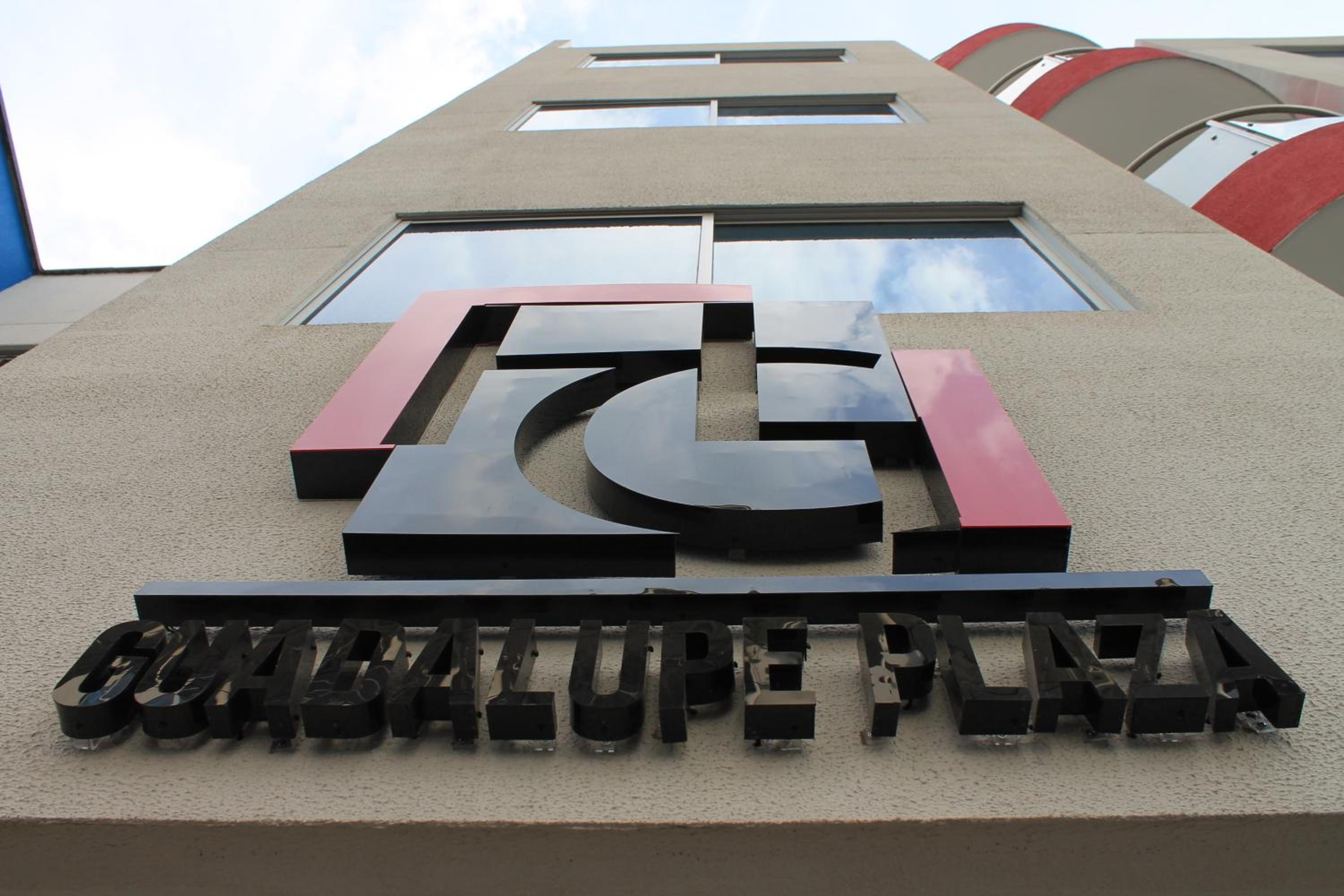 Hotel Guadalupe Plaza - Image 1