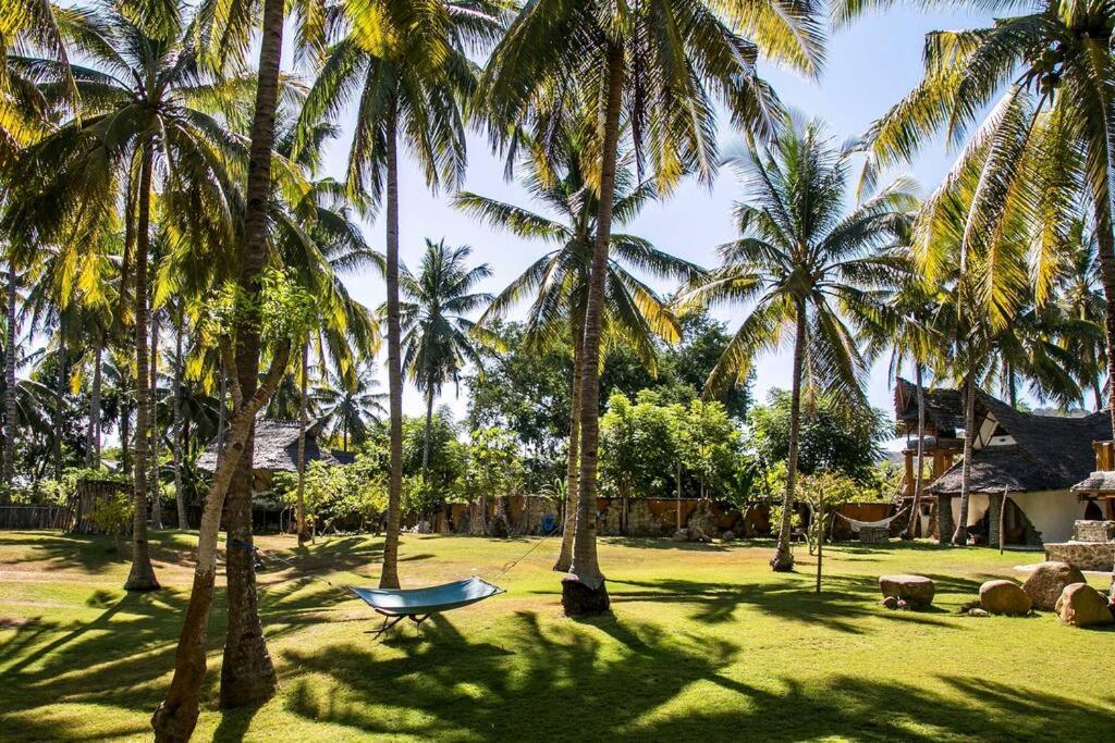 Beach-Front Sumbawa Surf House view 4