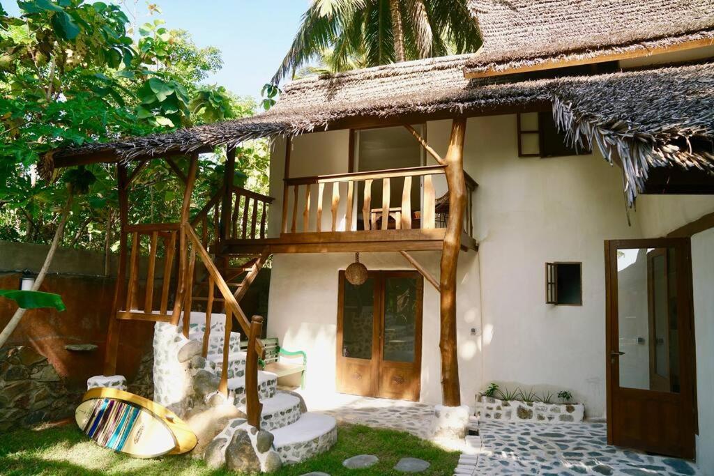 Beach-Front Sumbawa Surf House view 5