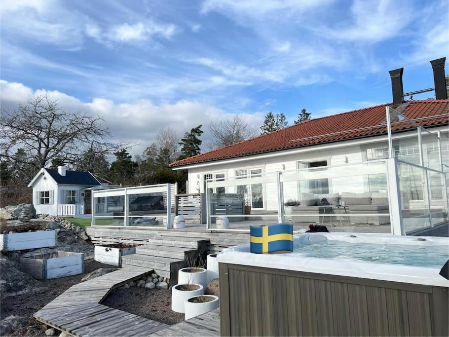 Traumhaus, Sauna, Whirlpool, grosse Terrasse mit Aussicht, Seeanstoss view 4