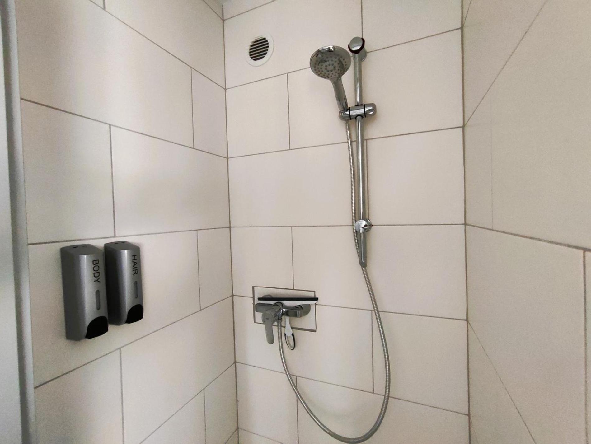 Ferienwohnung Heide 2 en Walsrode — bathroom