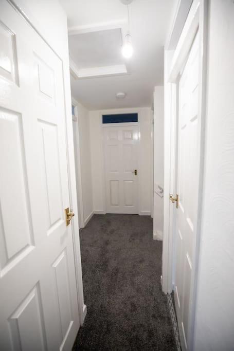 Rutland Stays- 3bdroom house, sleeps 7, Near City Center and Stadium- Contractor & Family Friendly view 3