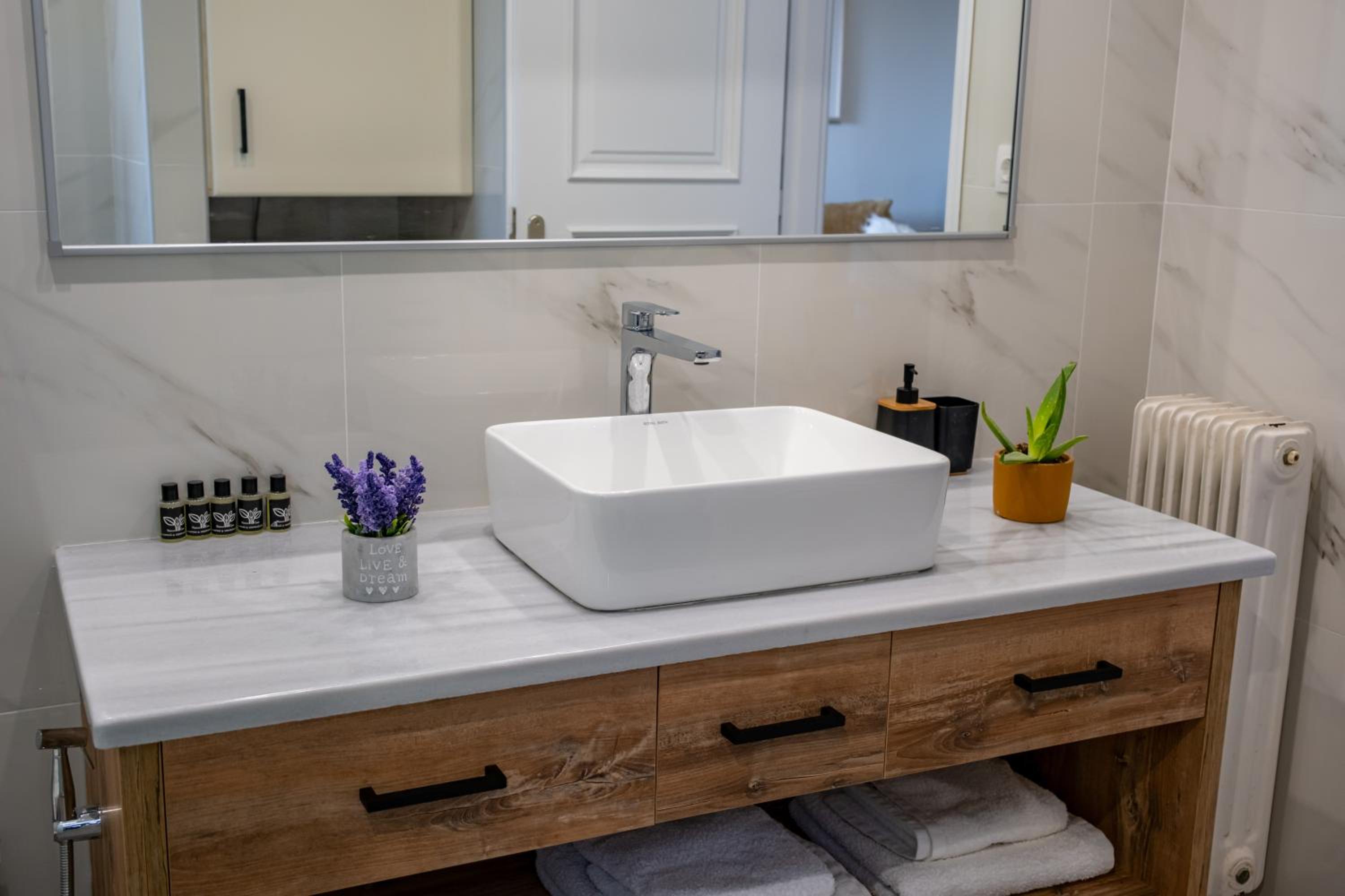 Stefanos Home Cozy Stay Near Pythagoreio and Beach view 5