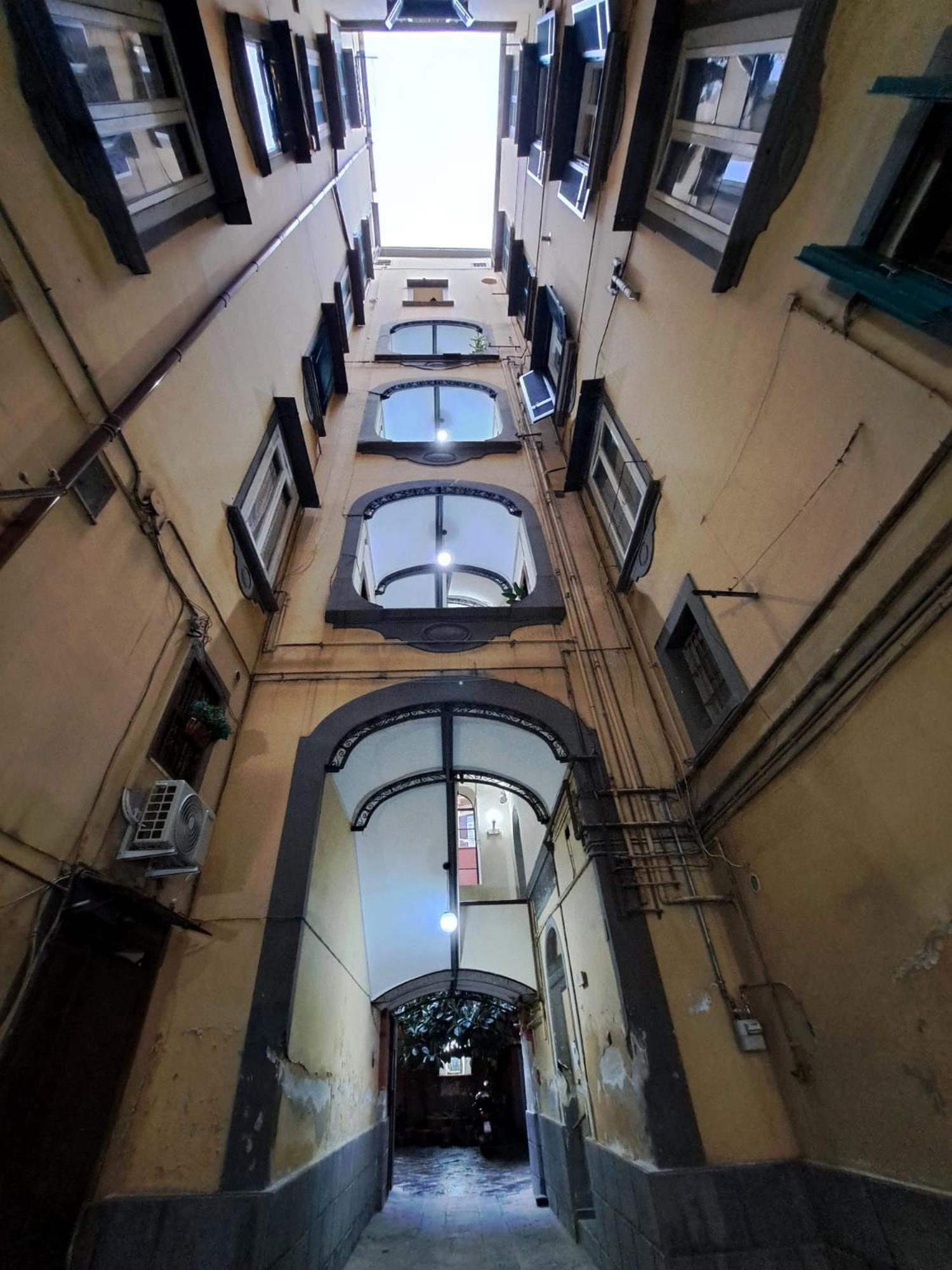 INTERNO 13, nel cuore di Napoli