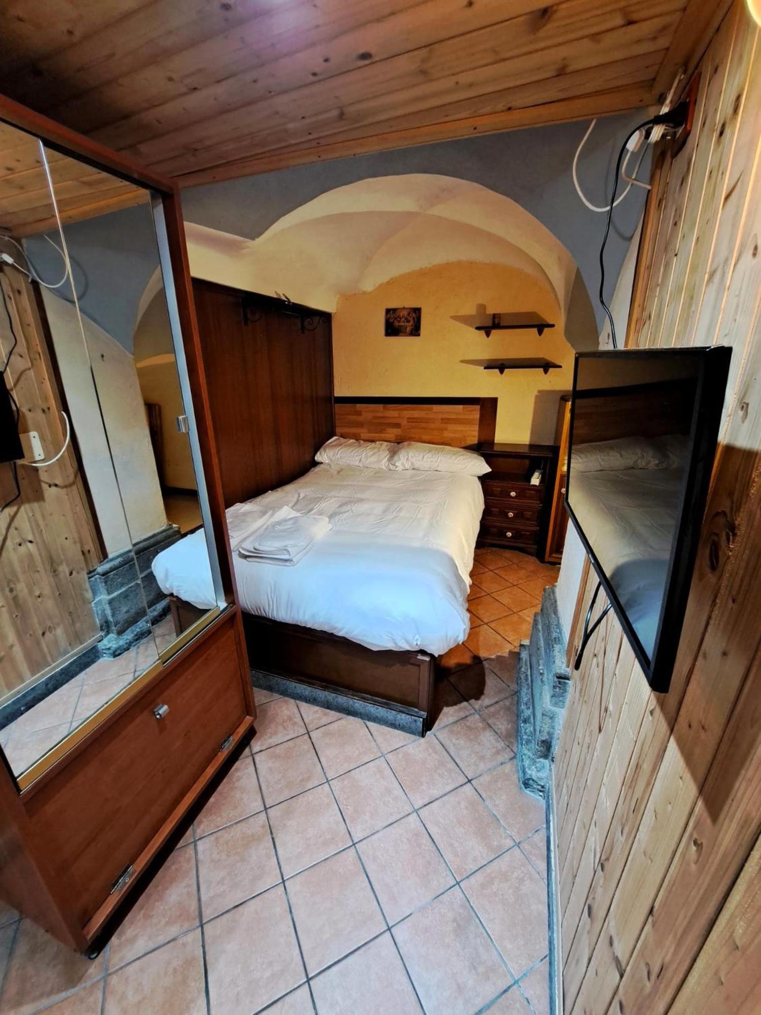 INTERNO 13, nel cuore di Napoli