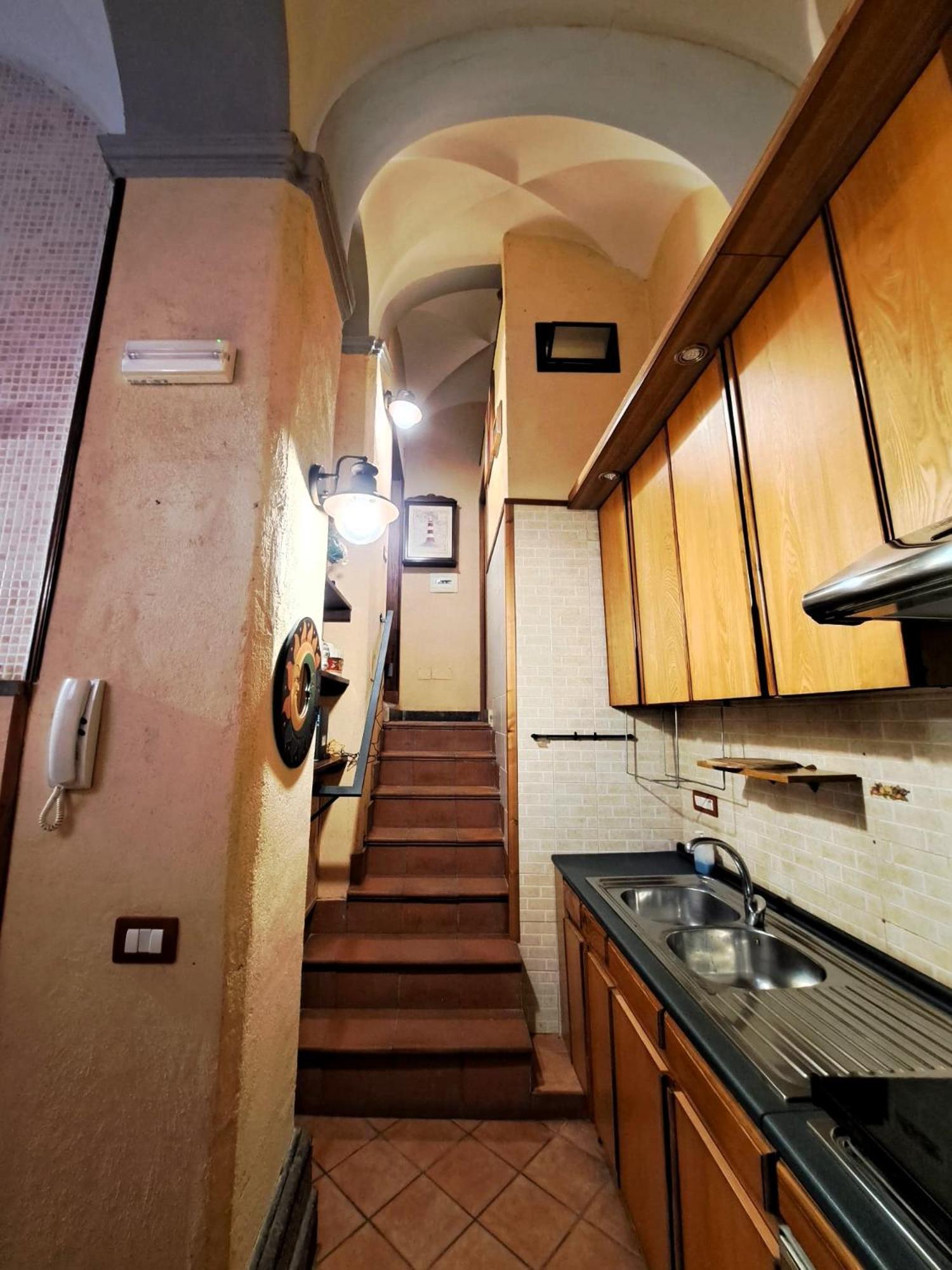 INTERNO 13, nel cuore di Napoli