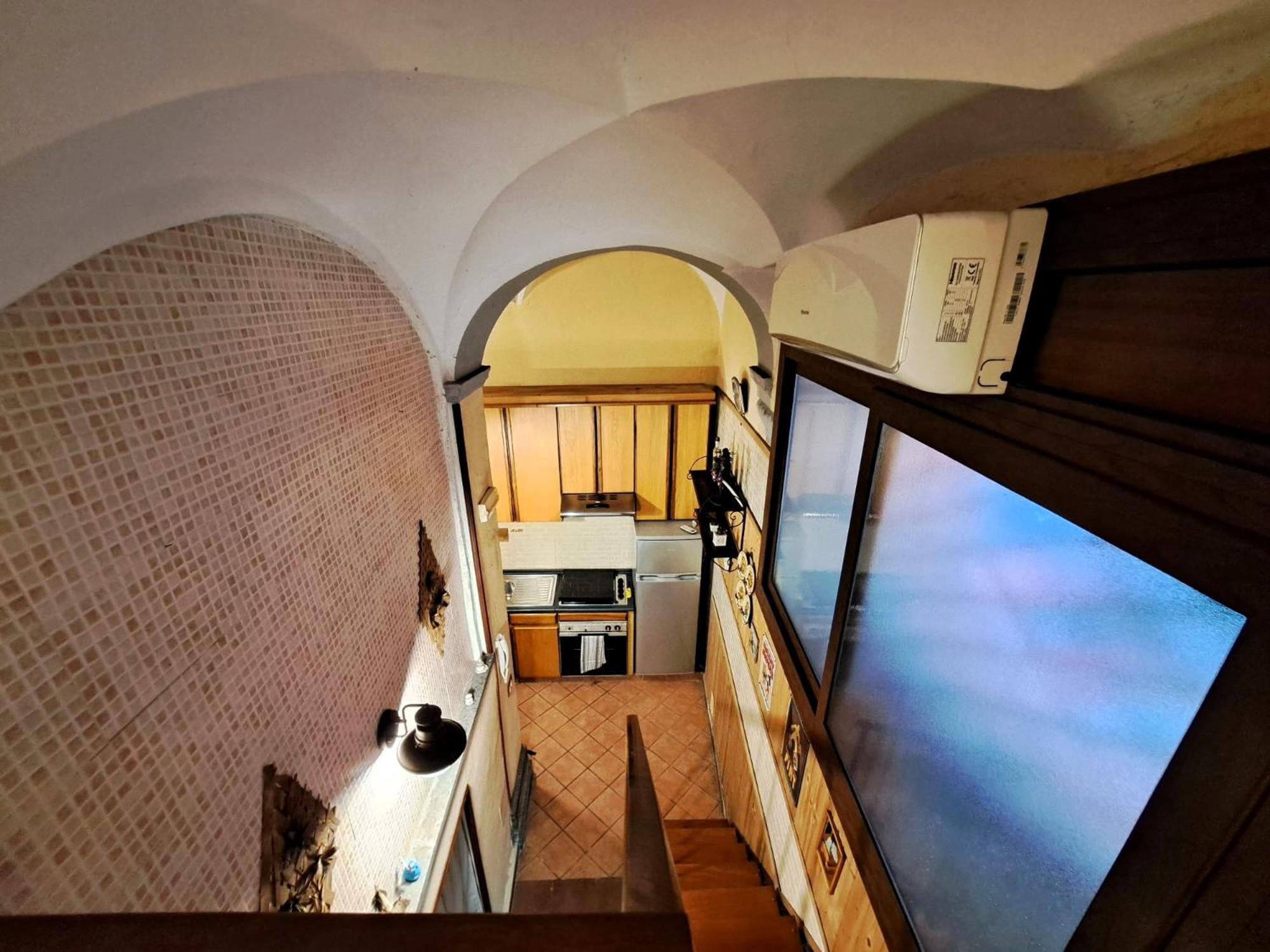 INTERNO 13, nel cuore di Napoli