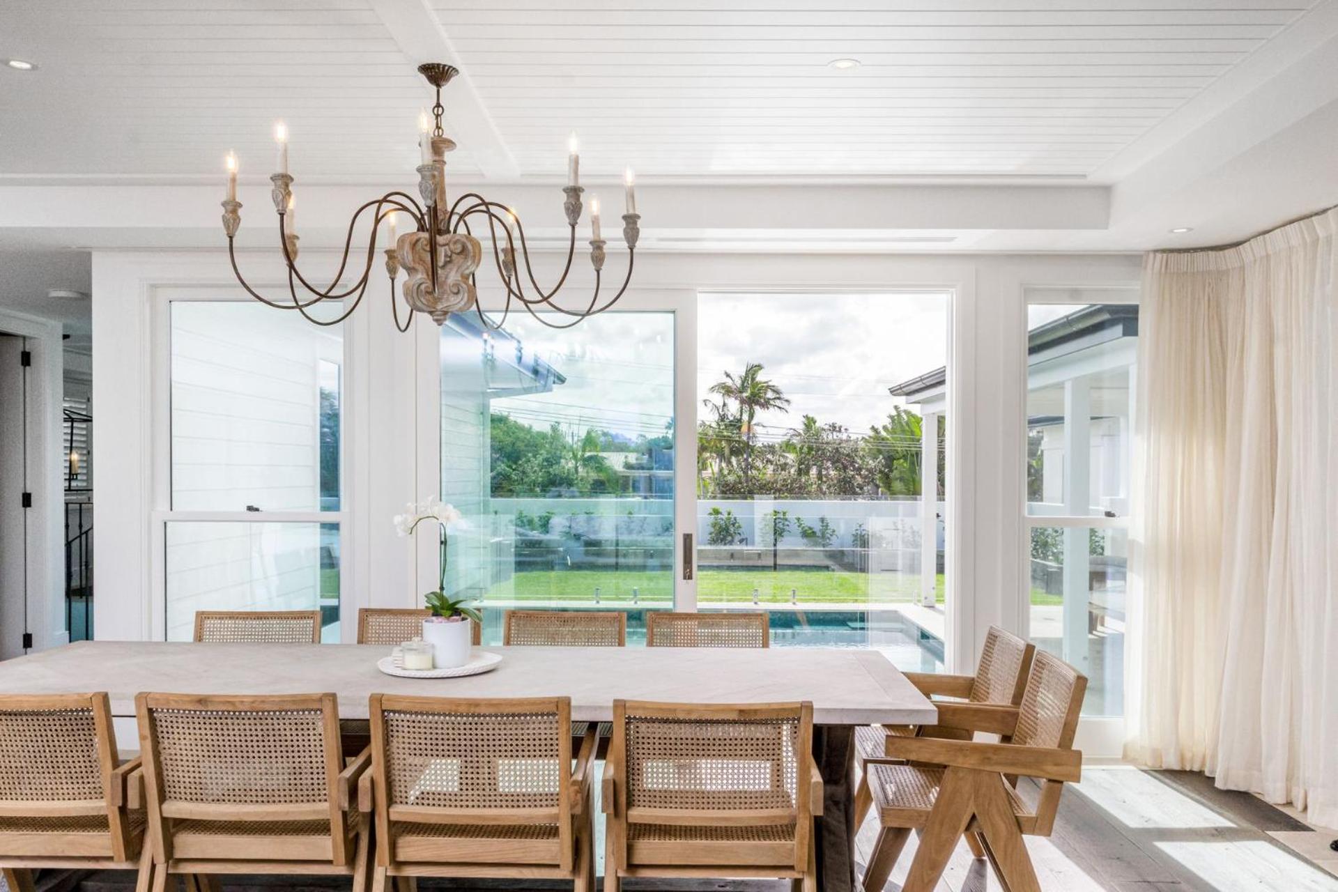 Aquarium House - with direct beach access & pool