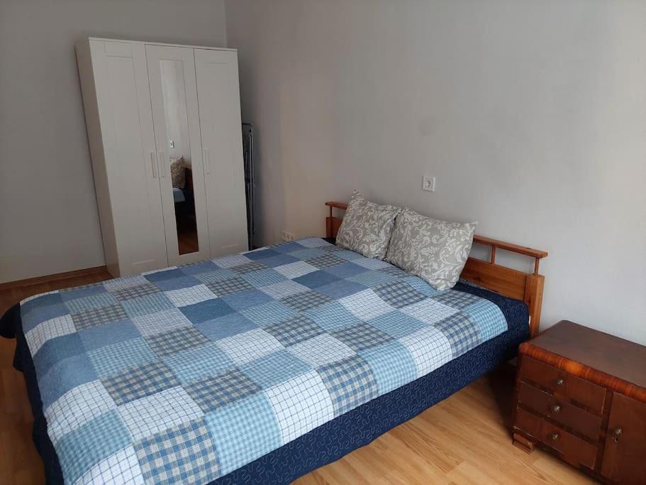 Bright spacious apartment with street parking view 4