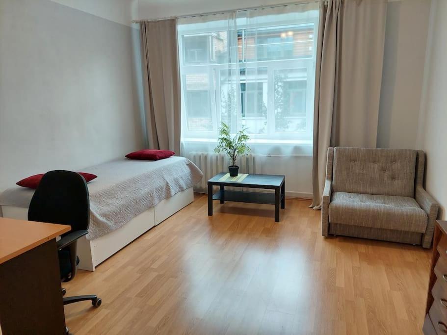 Bright spacious apartment with street parking view 5