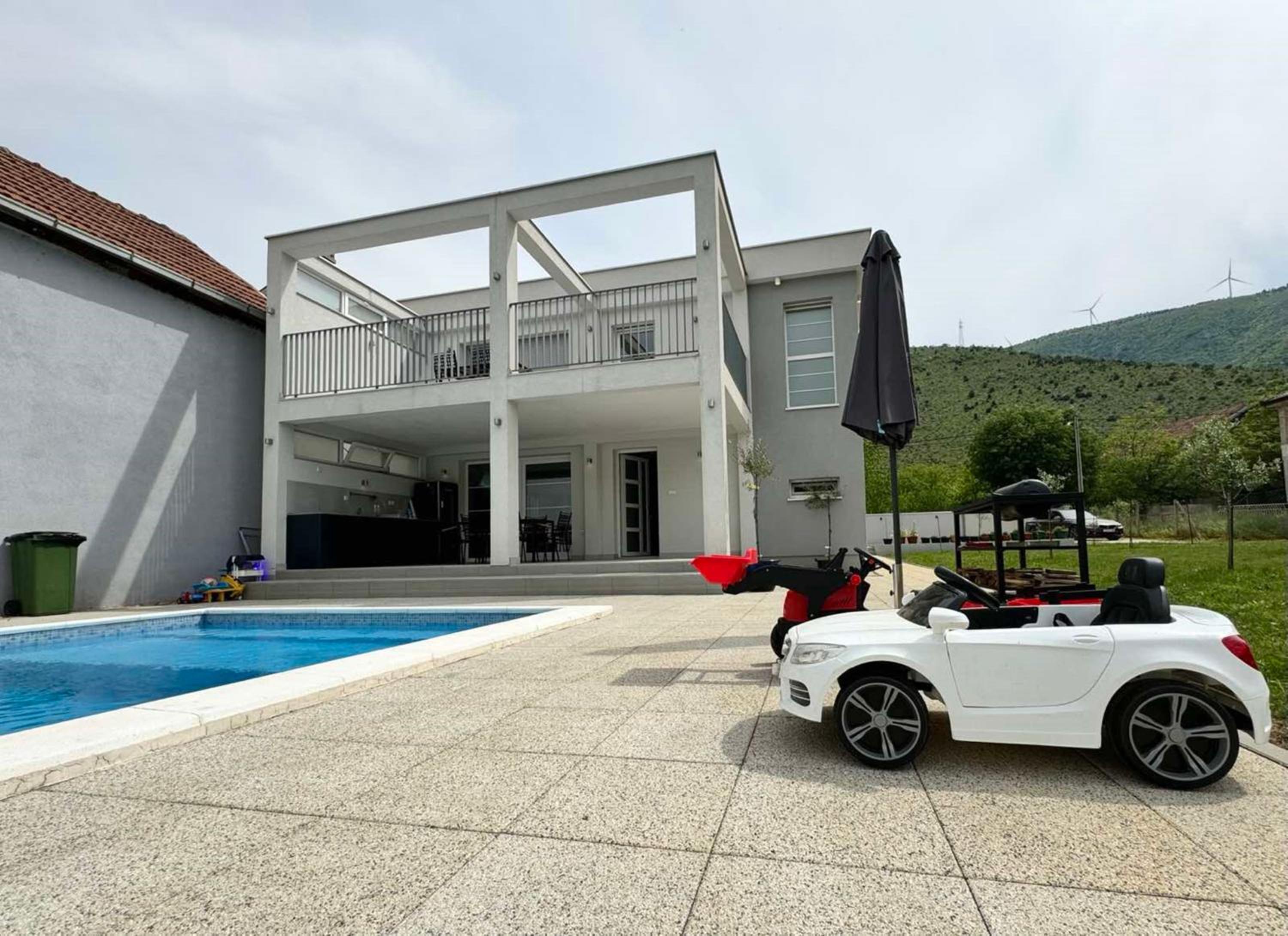 Villa Aqua