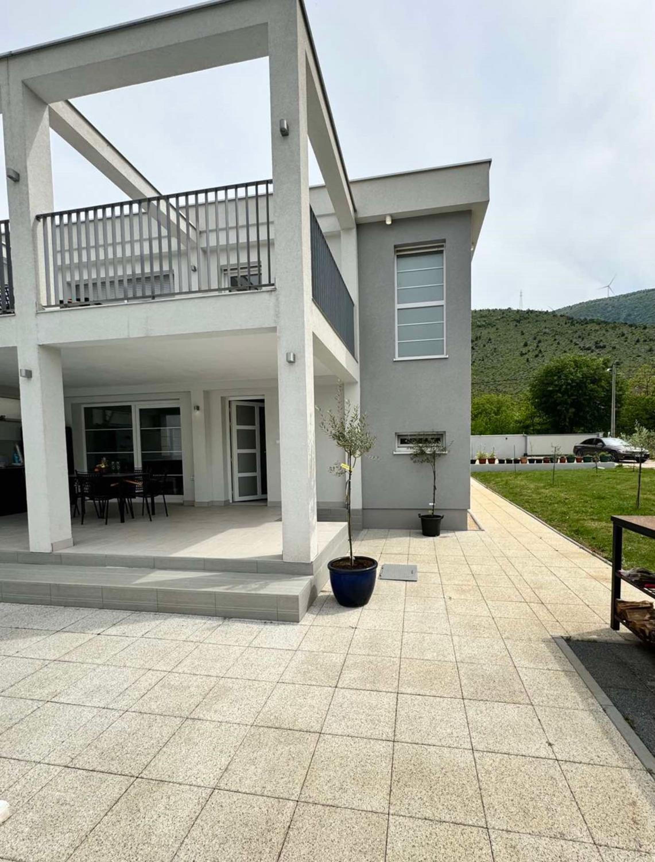 Villa Aqua