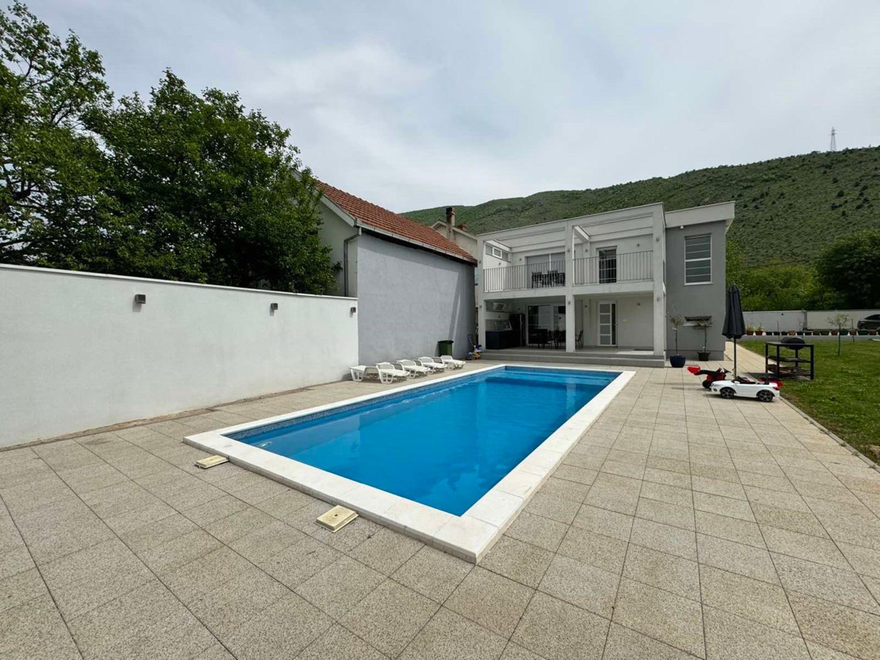 Villa Aqua