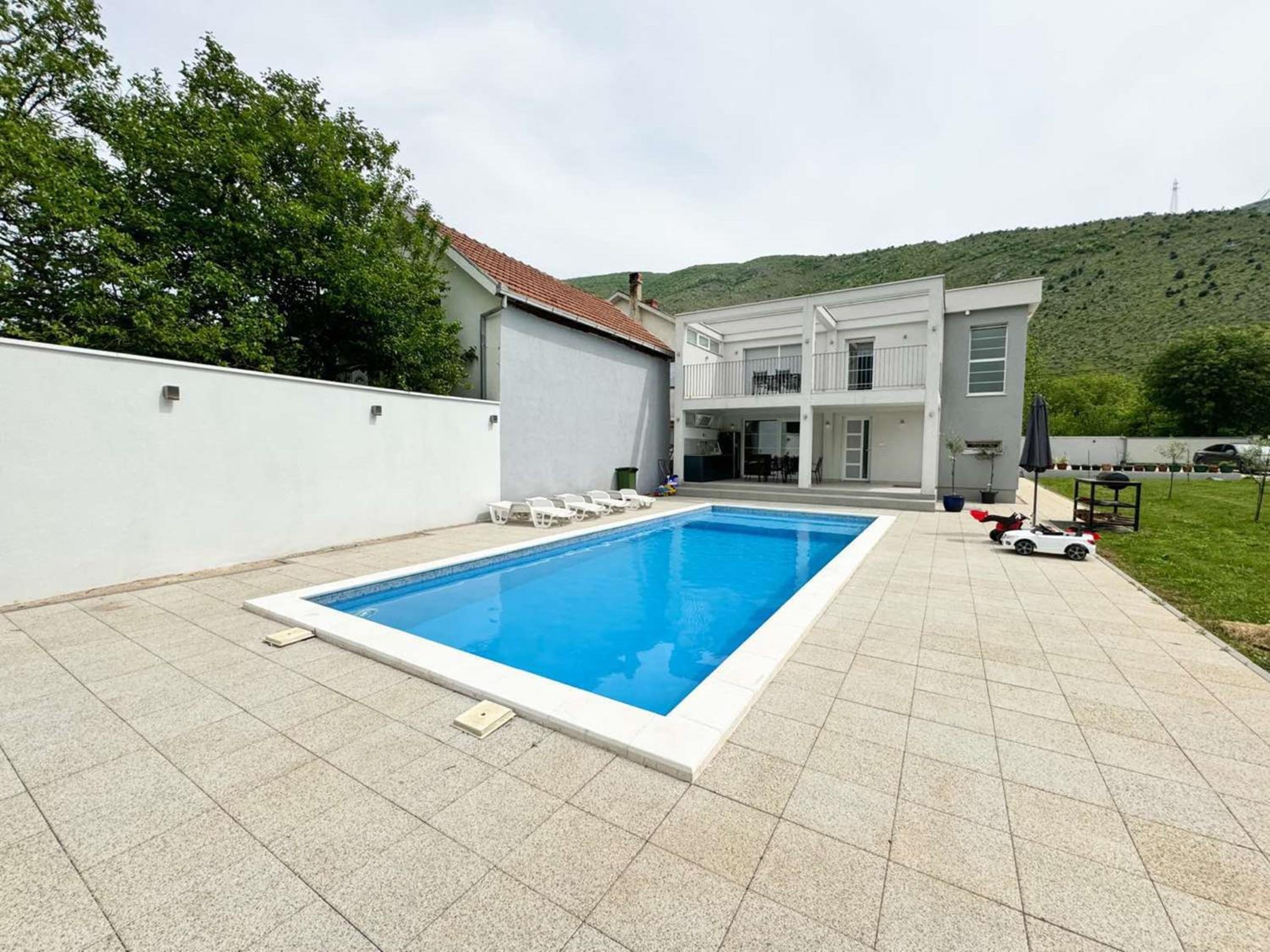 Villa Aqua
