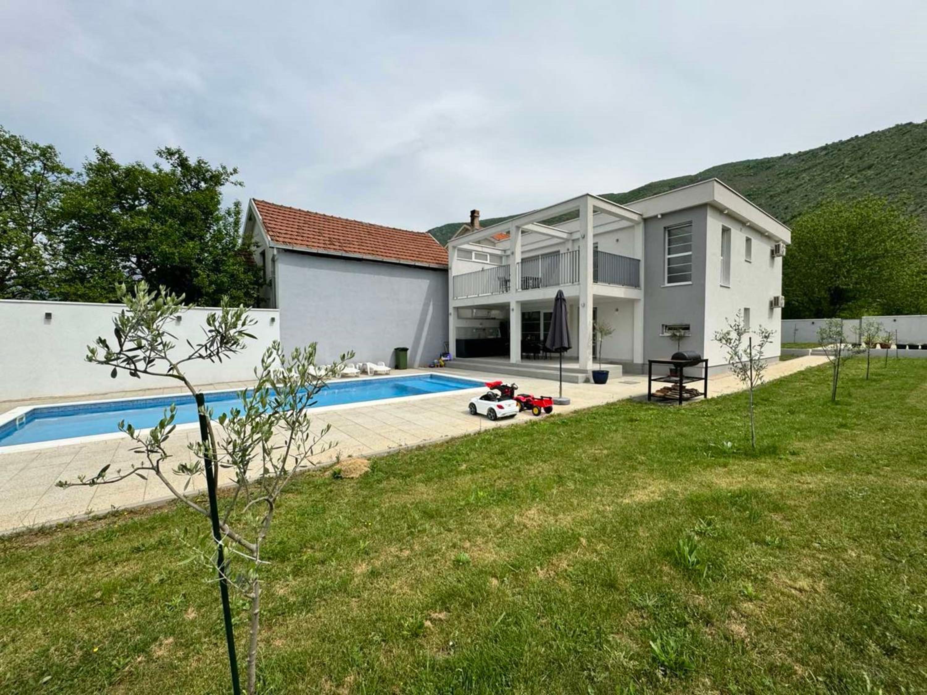 Villa Aqua