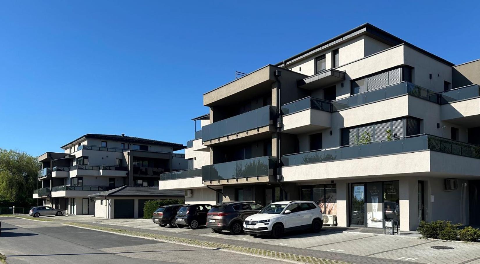 Marina Luxury Aparment view 2