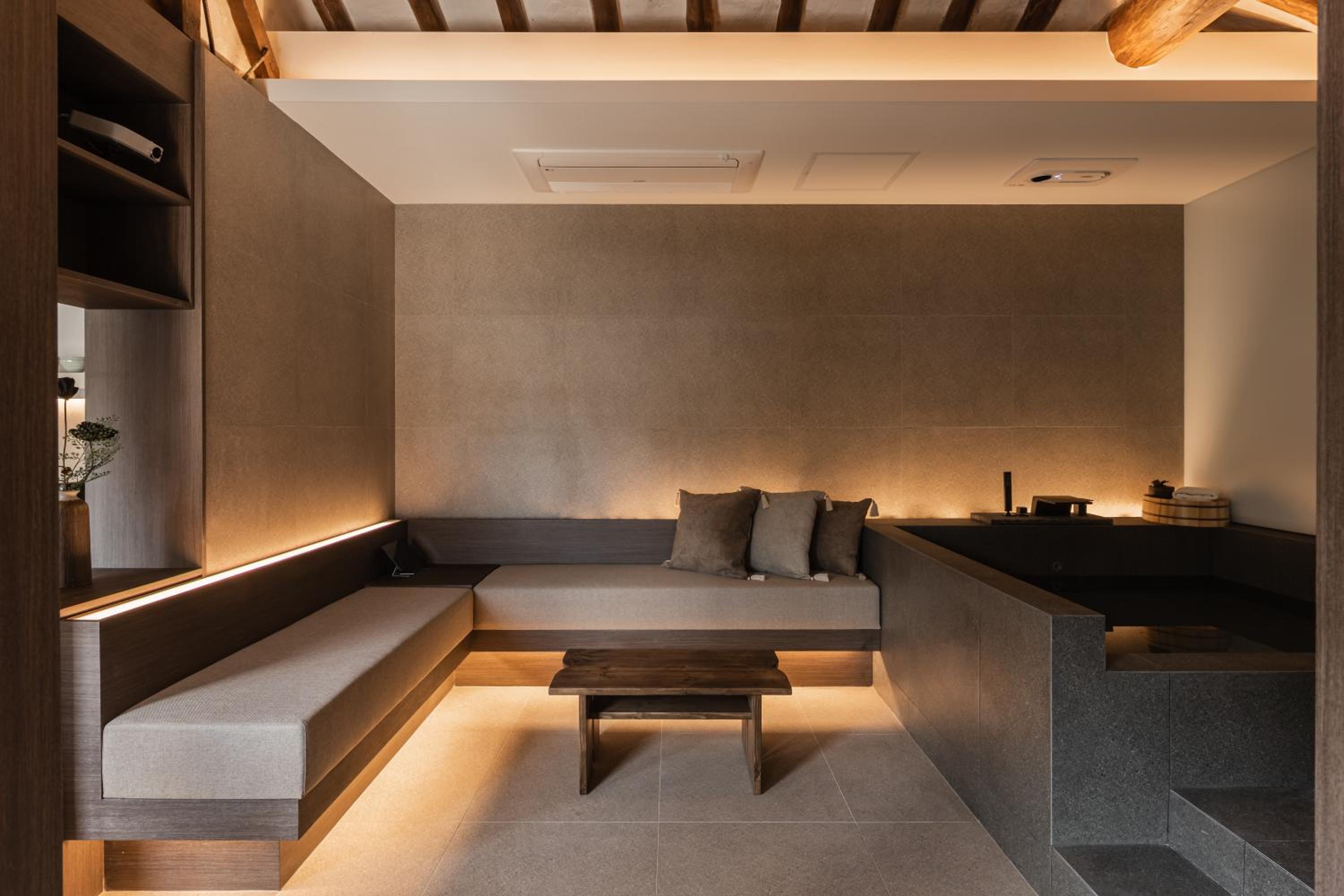 Luxury Hanok Retreat Dohyun view 2