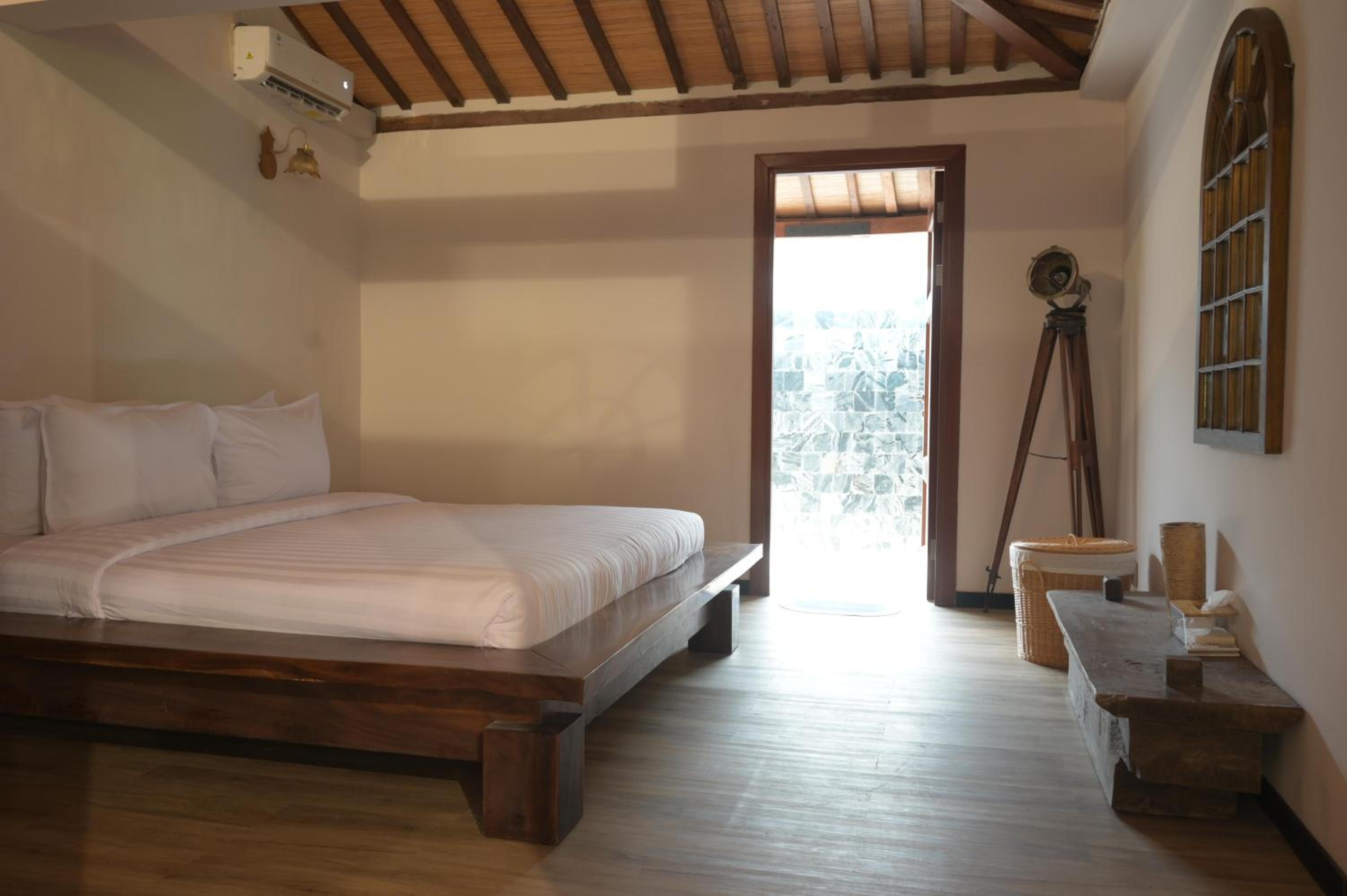 Casa Z - Nyanyi Villa with Private Pool and Rice field View view 2