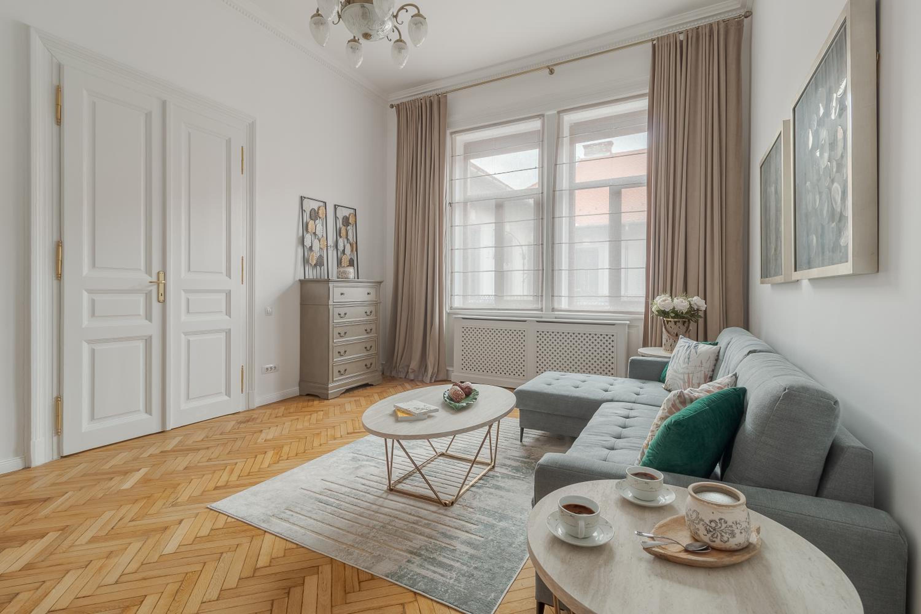 UNIQUE Experience - Palat istoric Oradea -Ultraelegant și spațios view 3