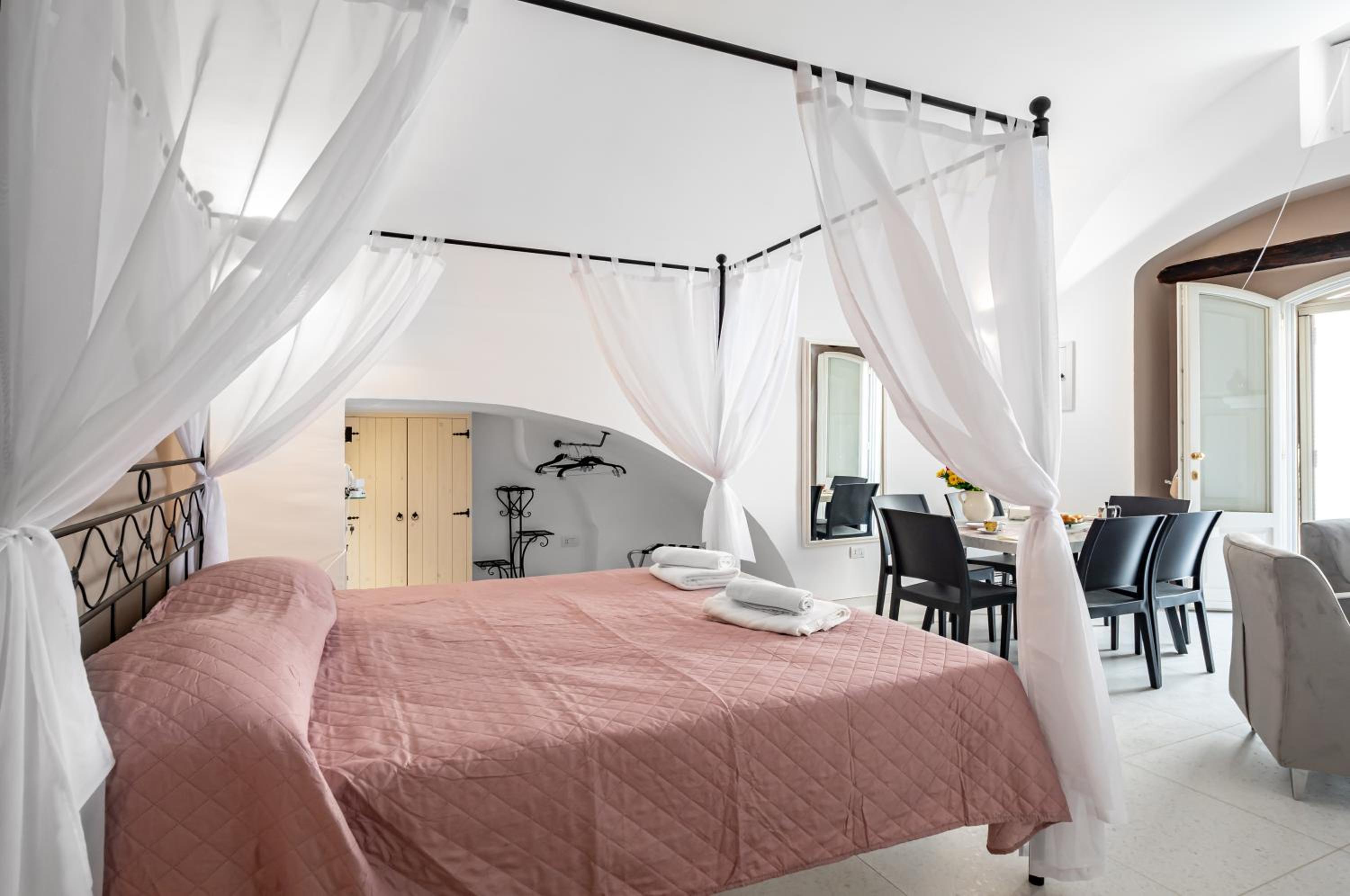 La Torretta Home - Stylish & Central Studio photo 2