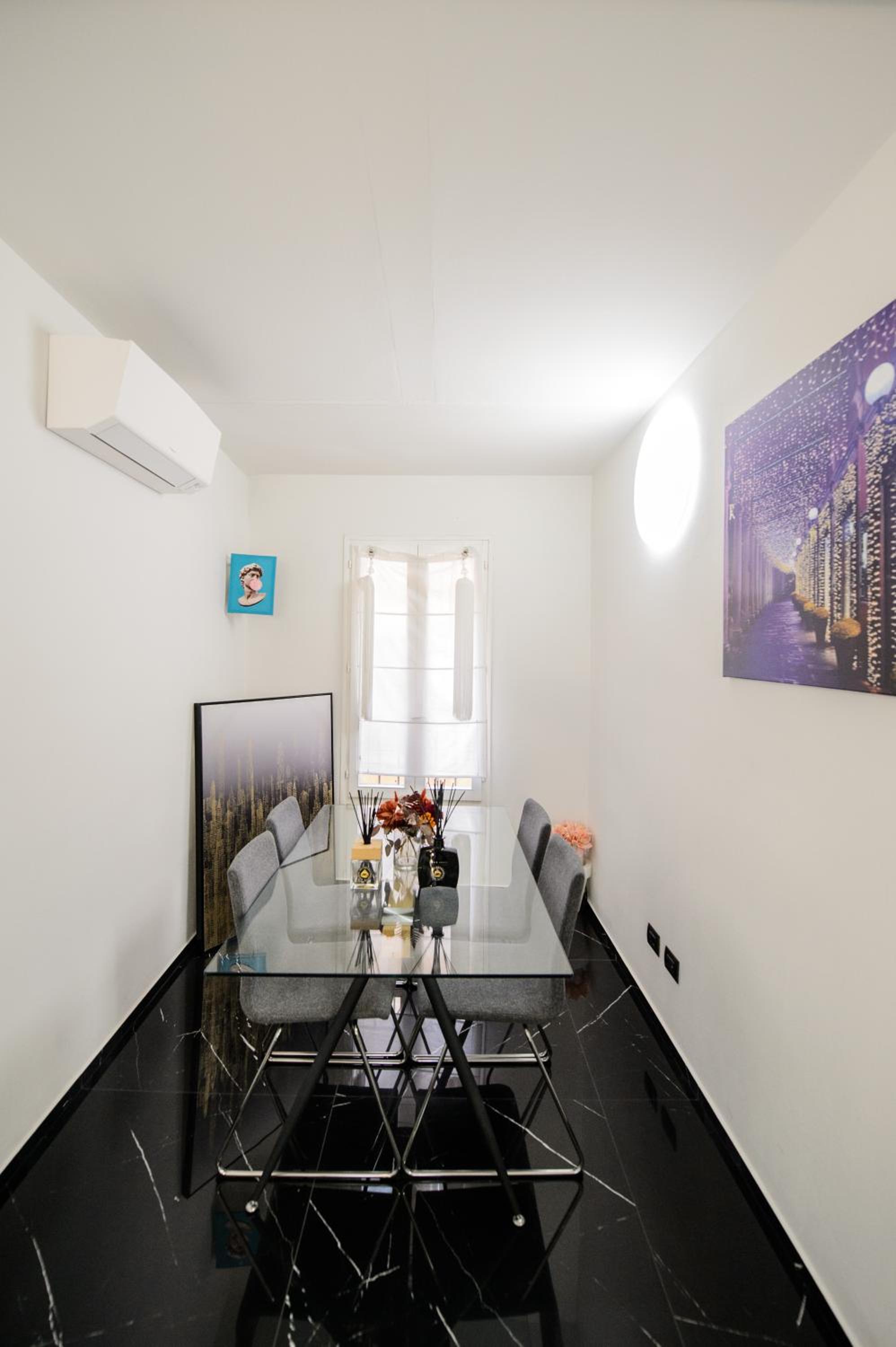 Modena Vacations - URBAN JUNGLE TORTELLINOSUITE Modena - Property Image 4