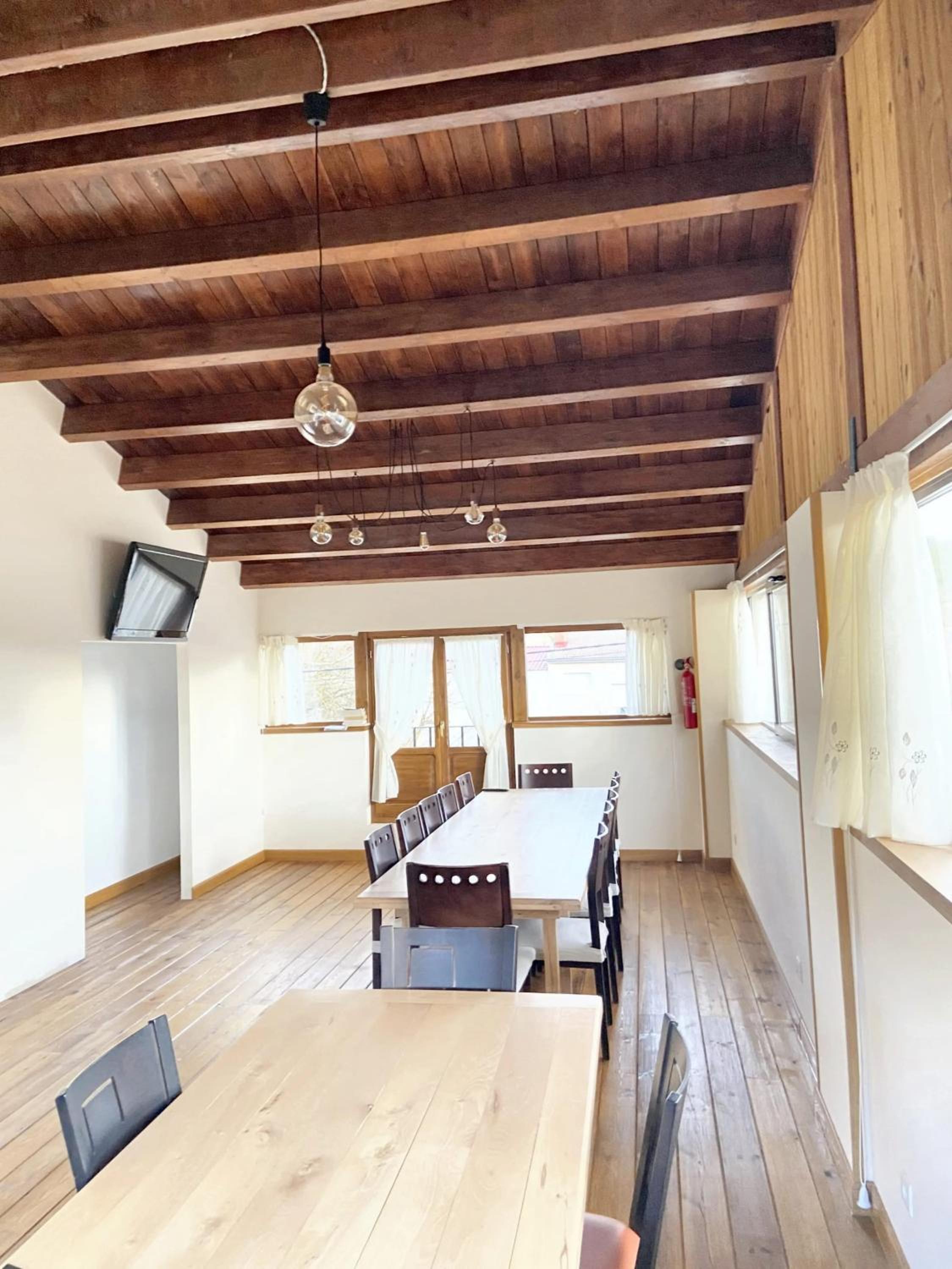 Spacious and Modern House in Cardeñuela Riopico