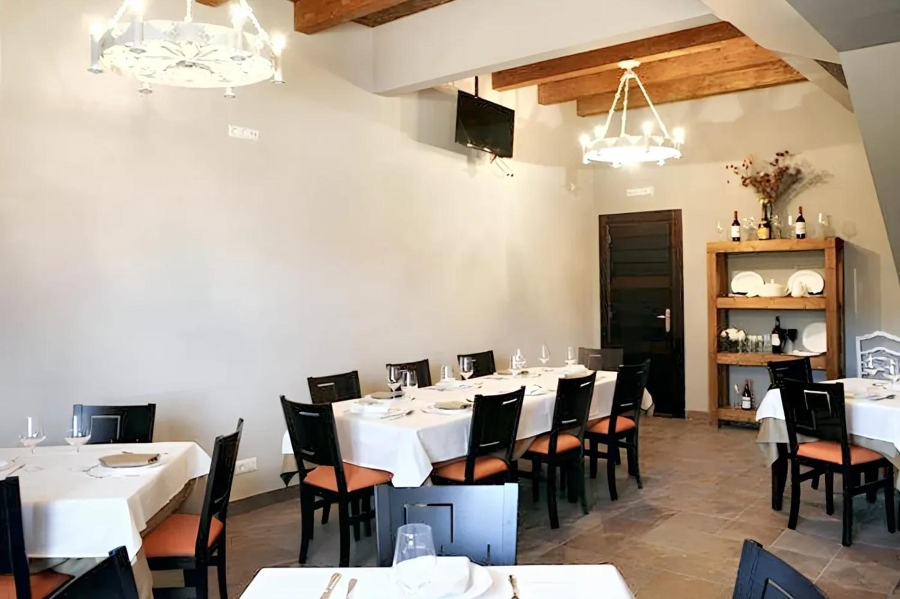Spacious and Modern House in Cardeñuela Riopico