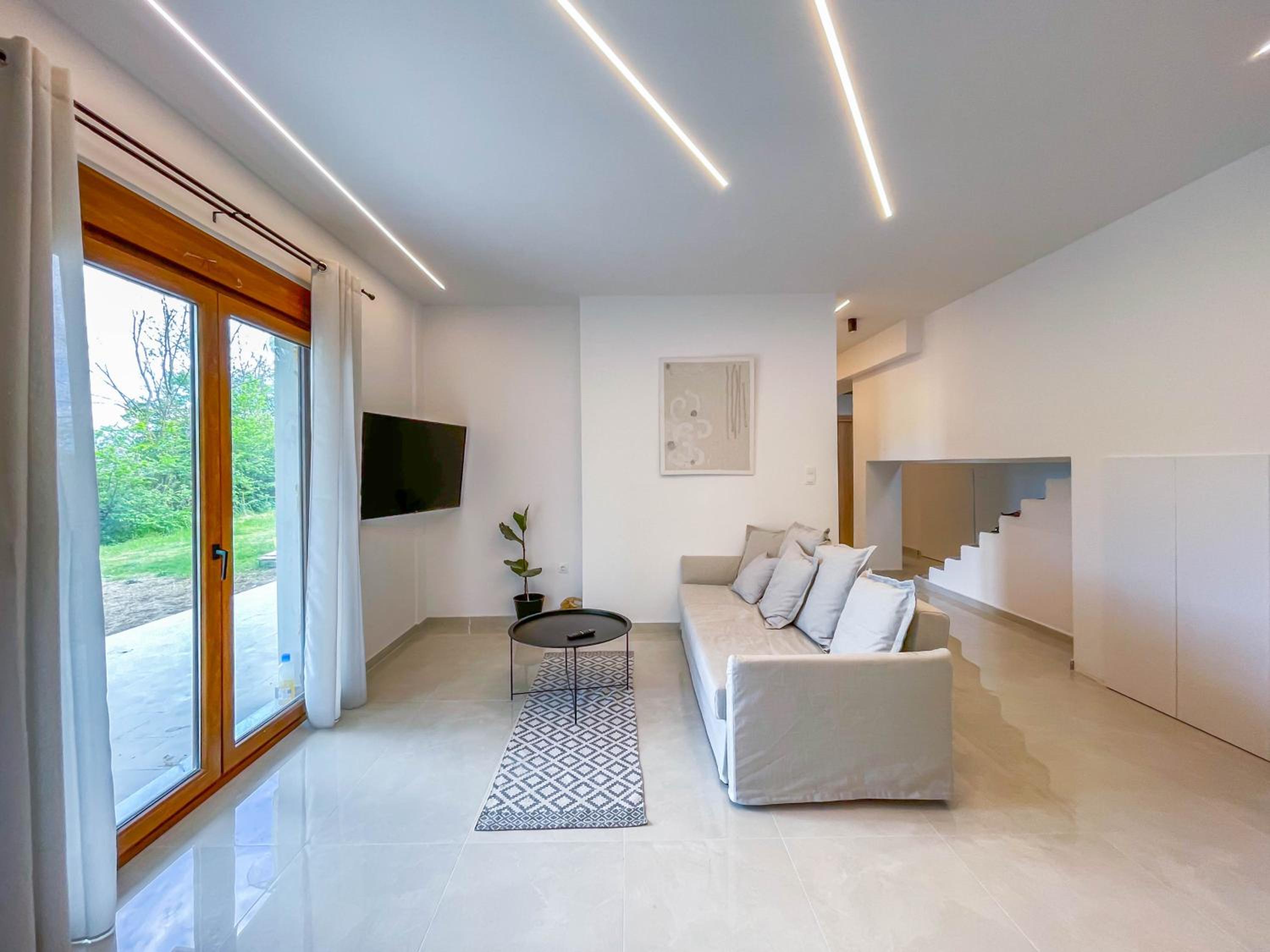 Oasis Acropolis Serres With Parking Next to Center view 3