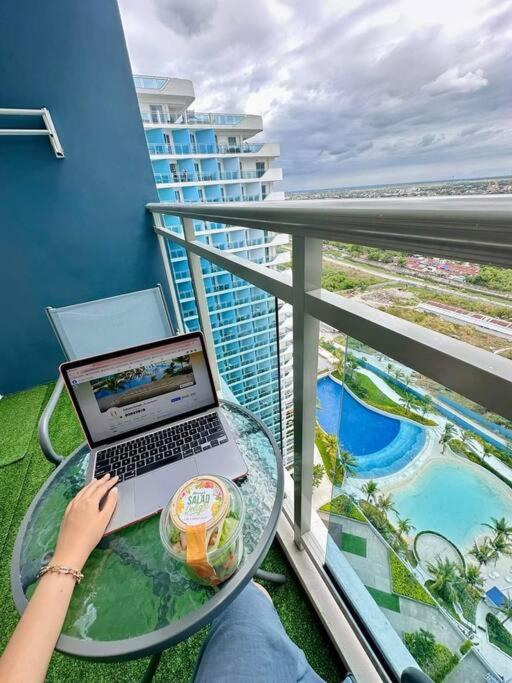 Deluxe Dream - Azure North view 3