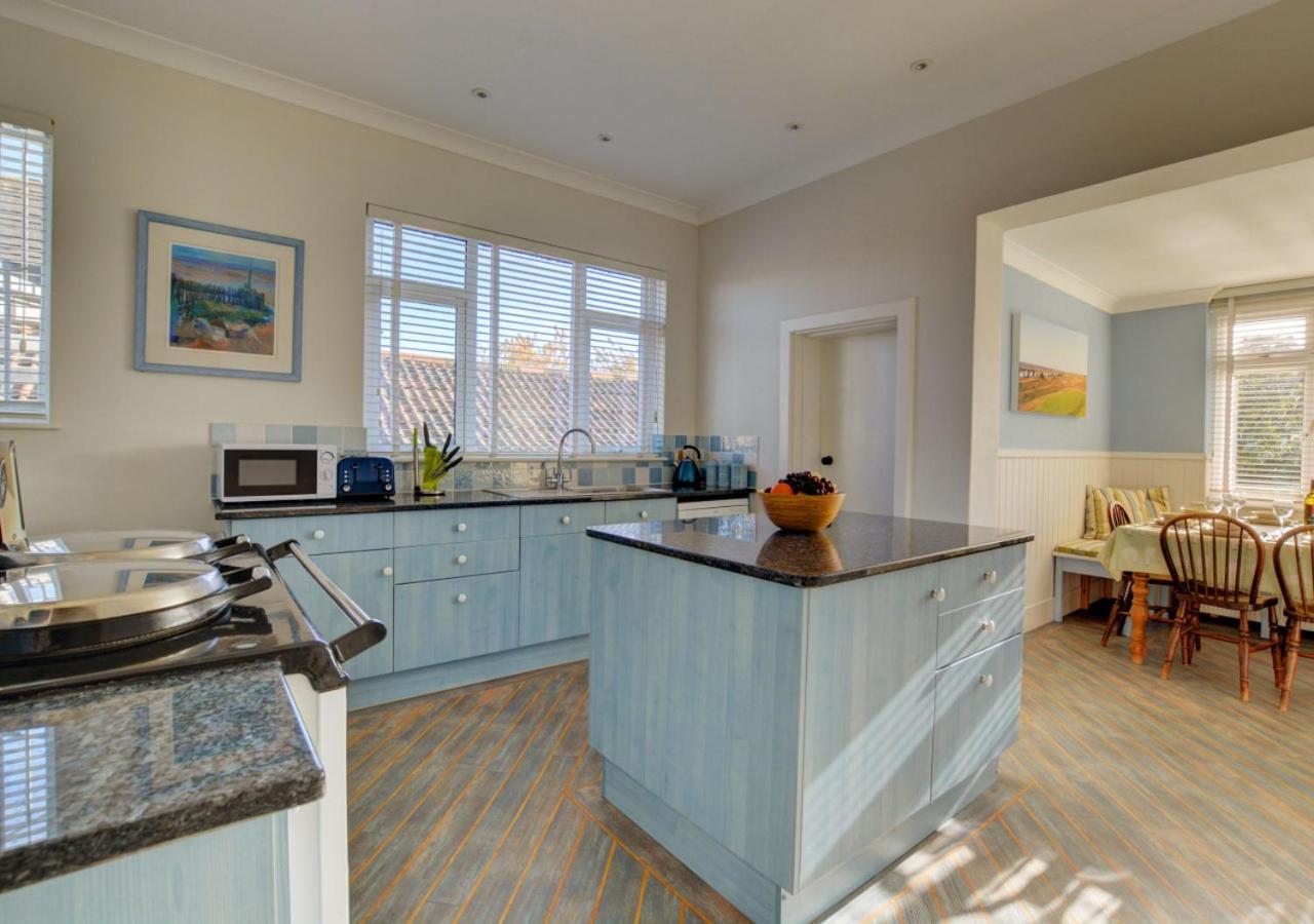4 Bed in Old Hunstanton oc-1809
