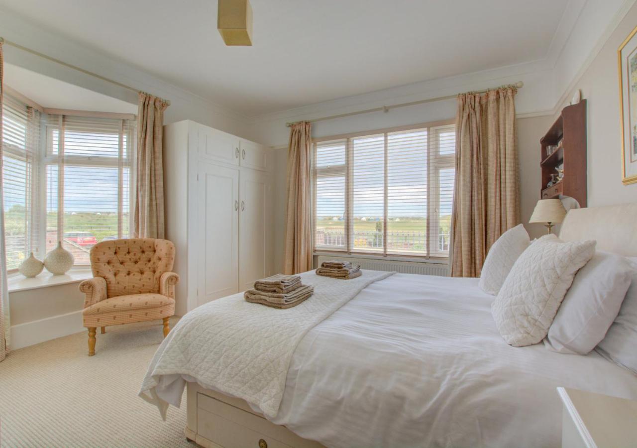 4 Bed in Old Hunstanton oc-1809