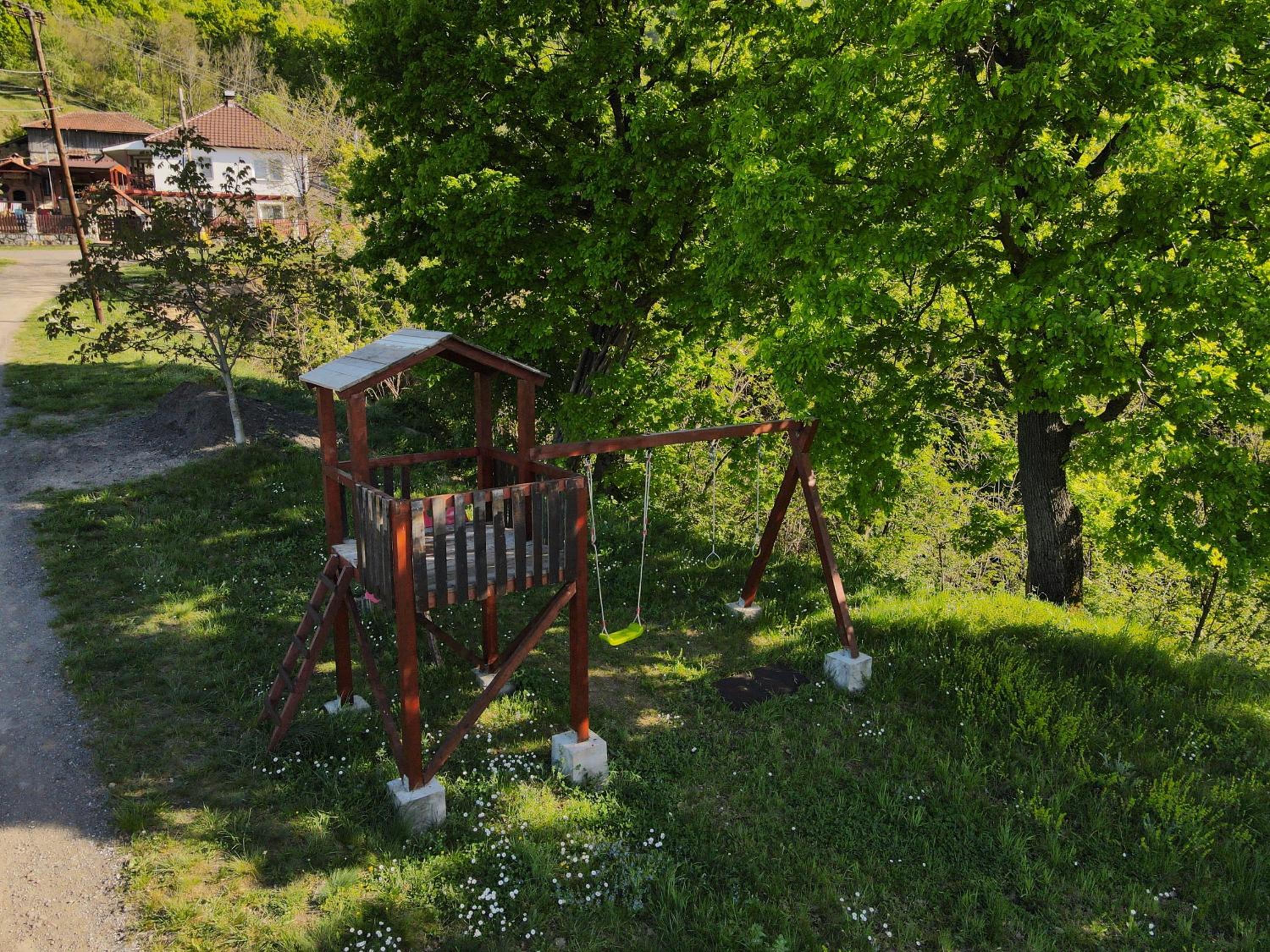 Photo 12