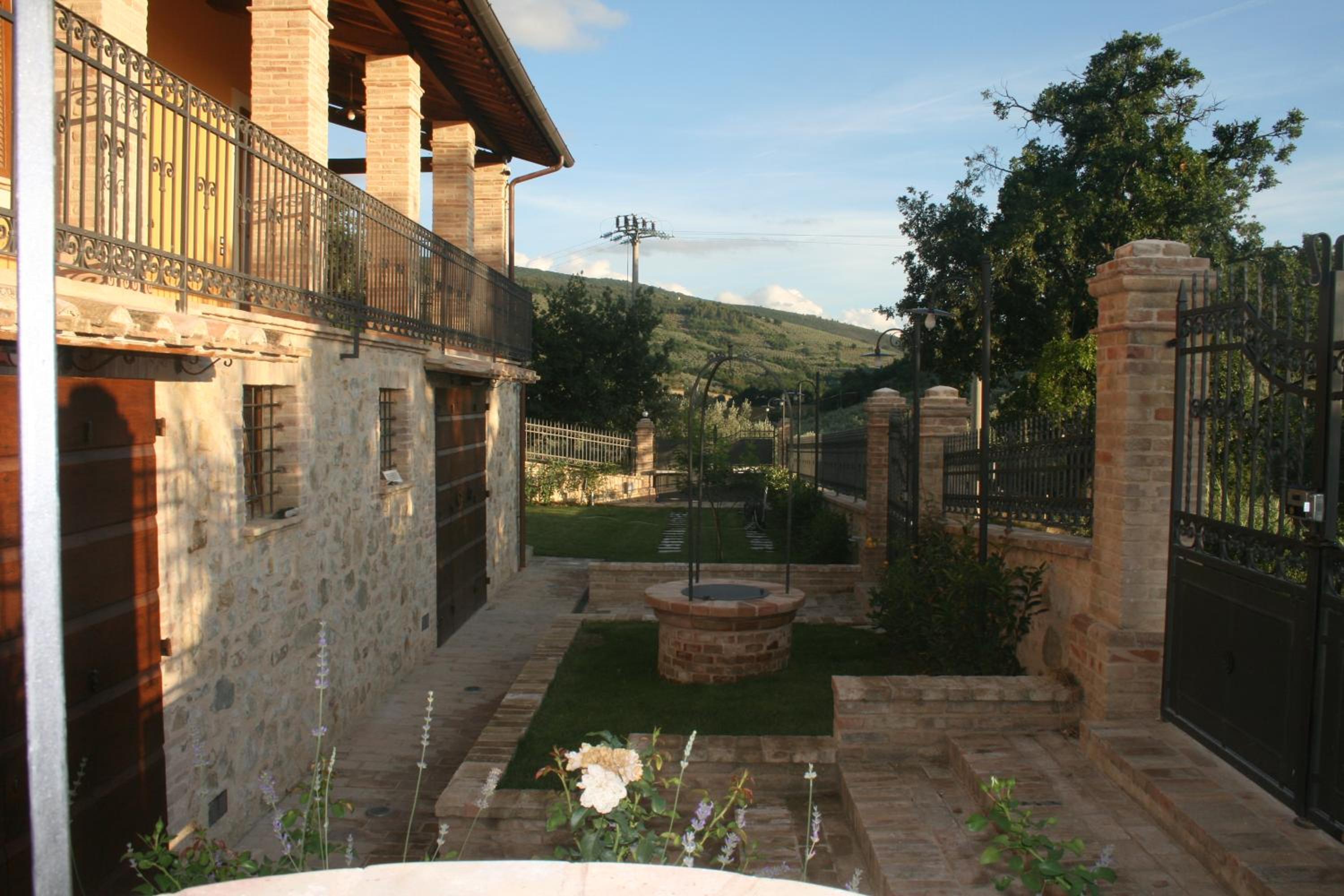 Photo 6