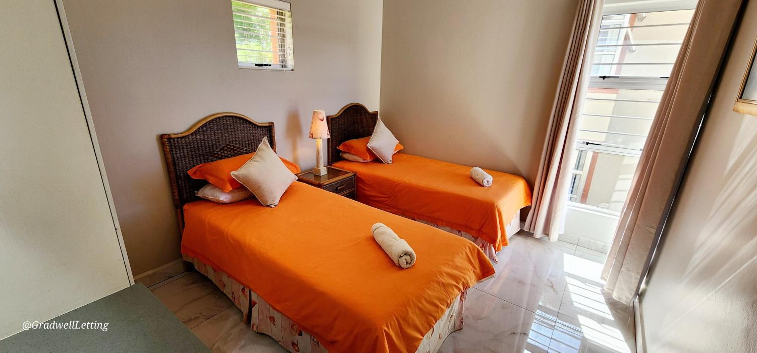 Alomsee 10 - Sleeps 8 with amazing views of the sea