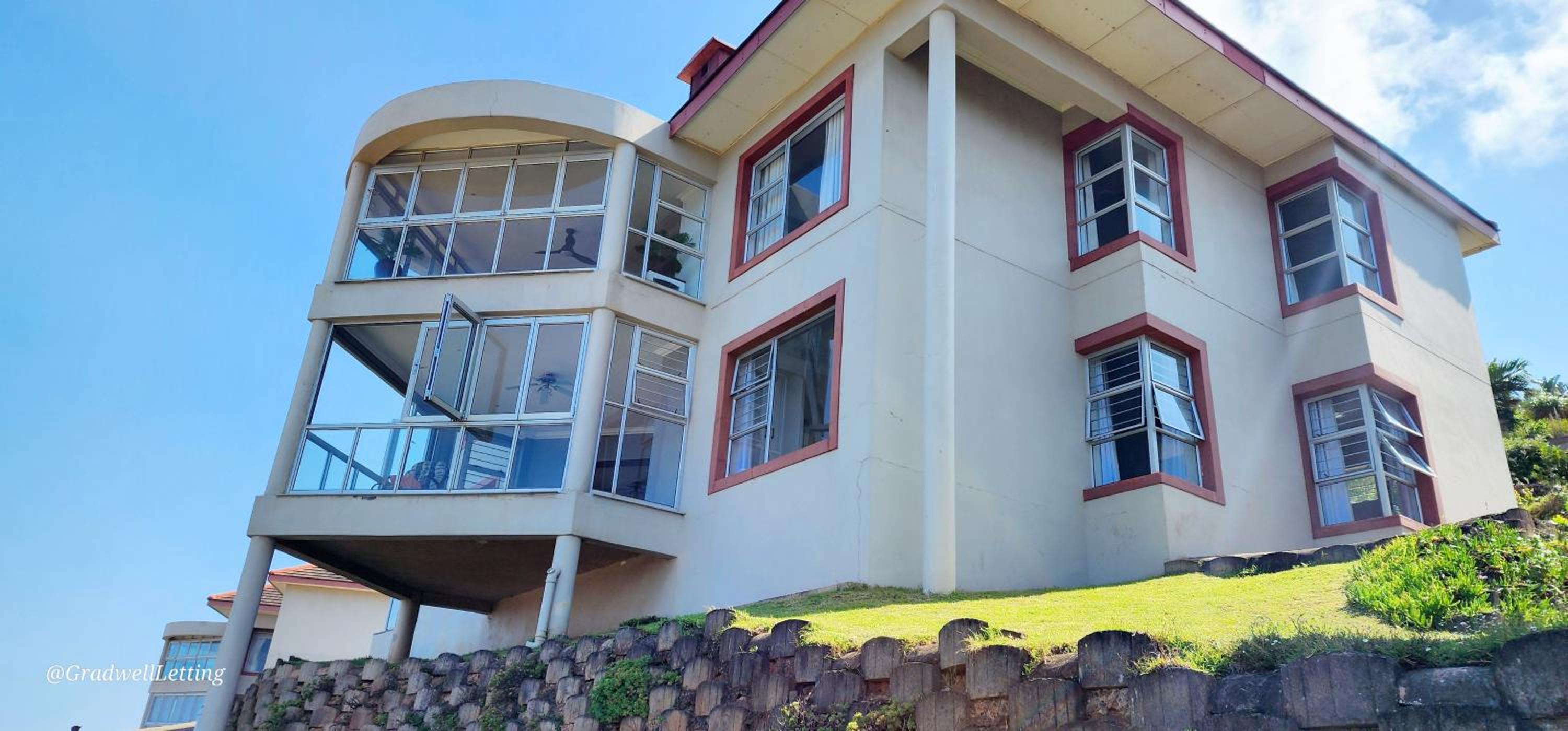 Alomsee 10 - Sleeps 8 with amazing views of the sea