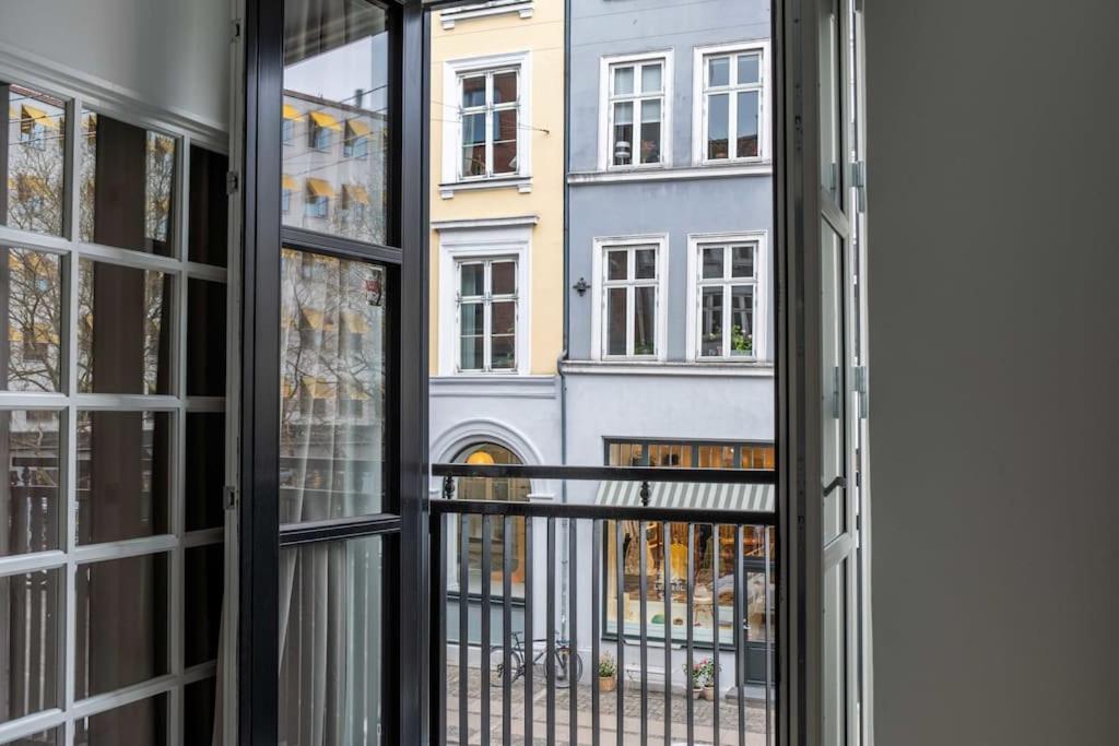 Stylish Apartment on Lively Street in Downtown