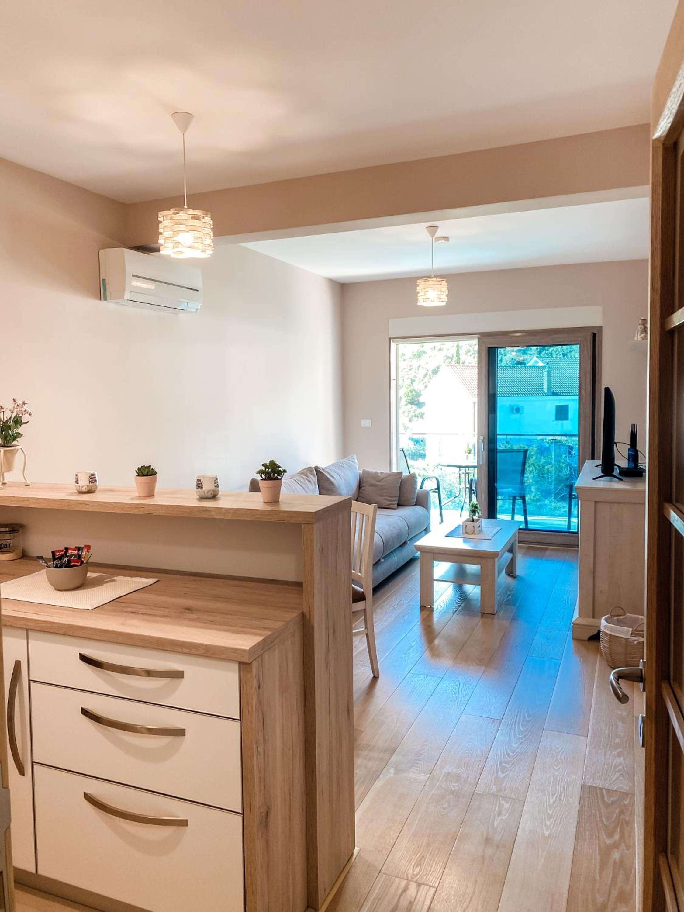 Vanja Apartment with Private Parking - Sea View