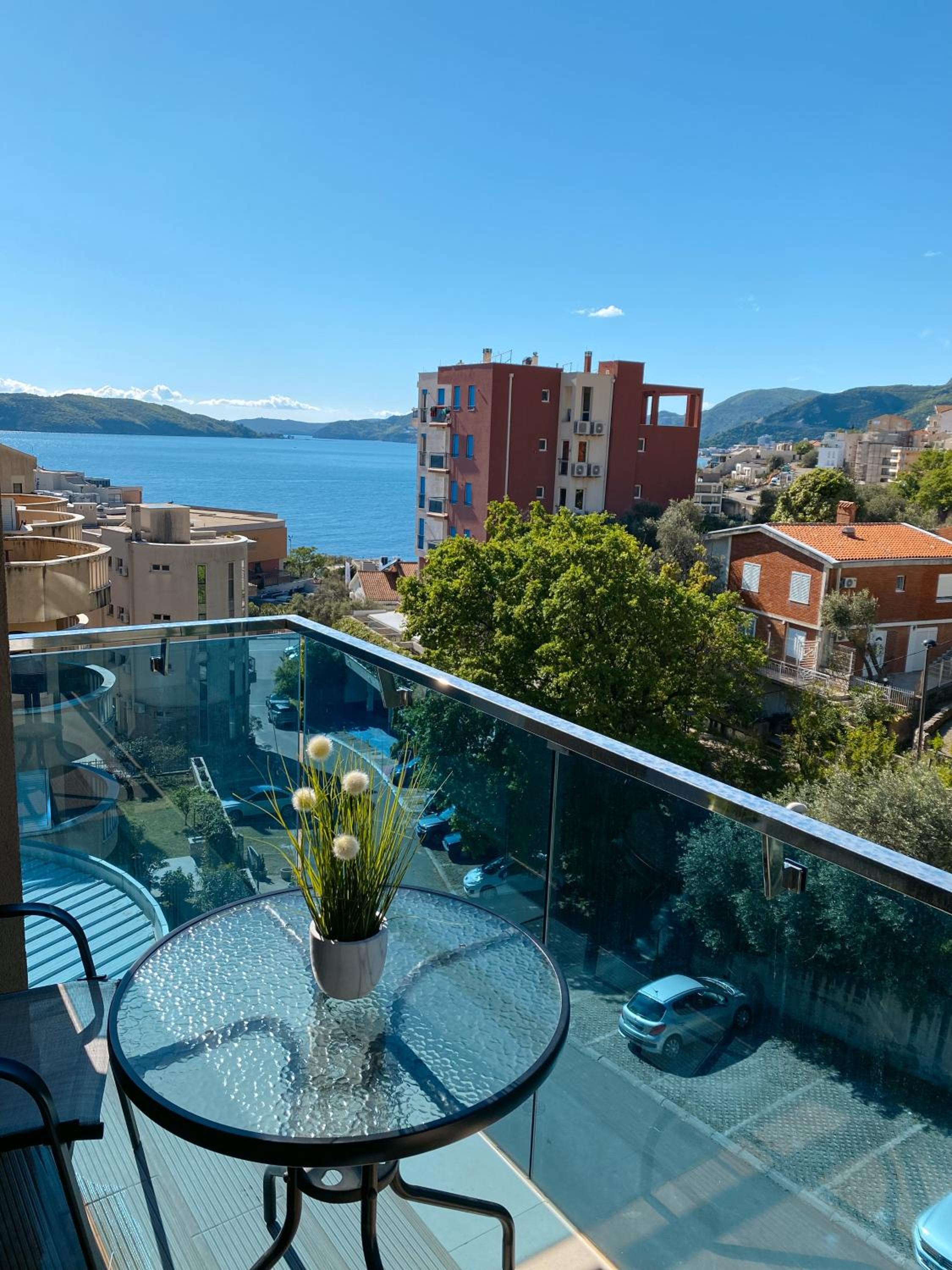 Vanja Apartment with Private Parking - Sea View
