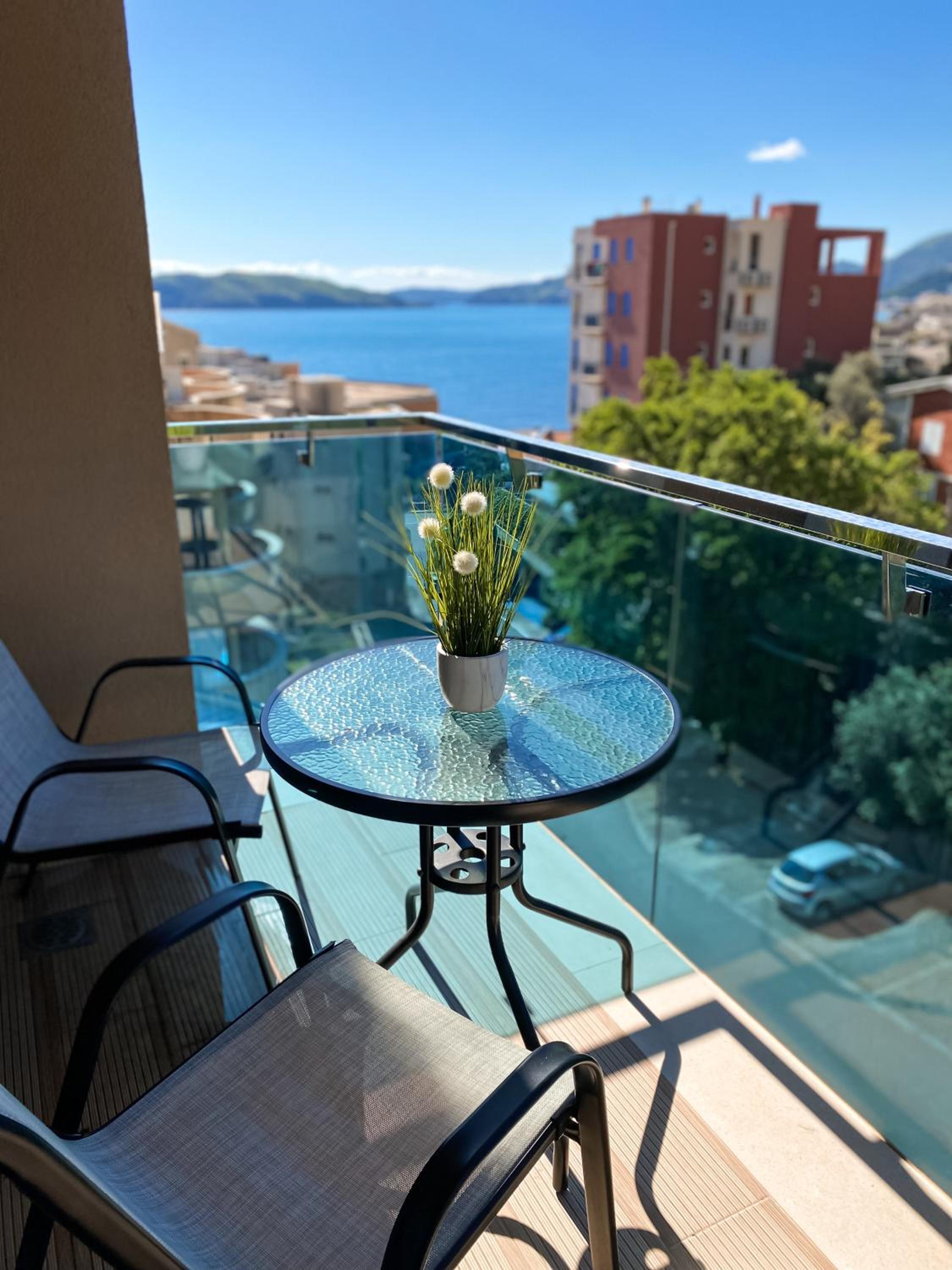 Vanja Apartment with Private Parking - Sea View