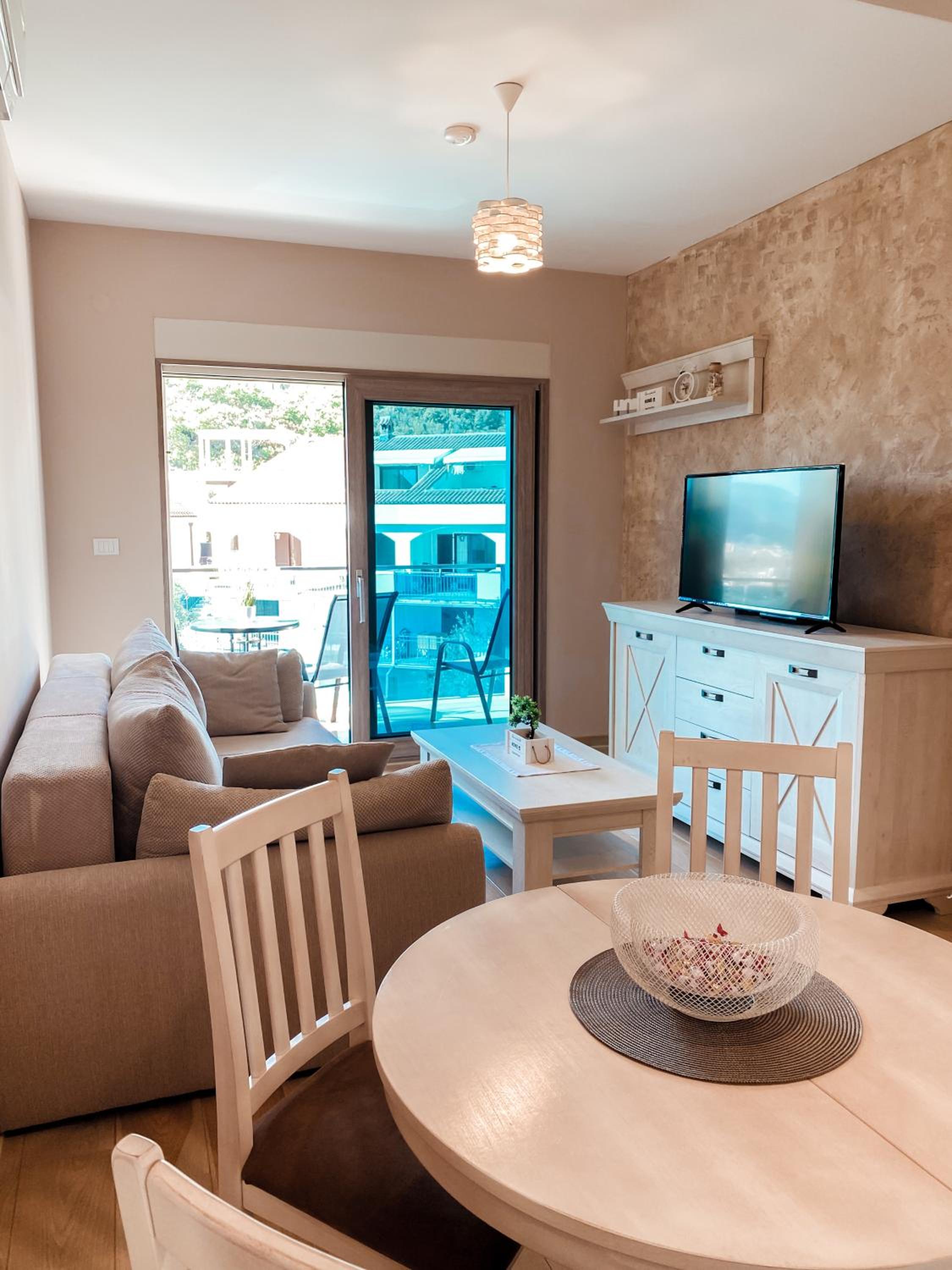 Vanja Apartment with Private Parking - Sea View